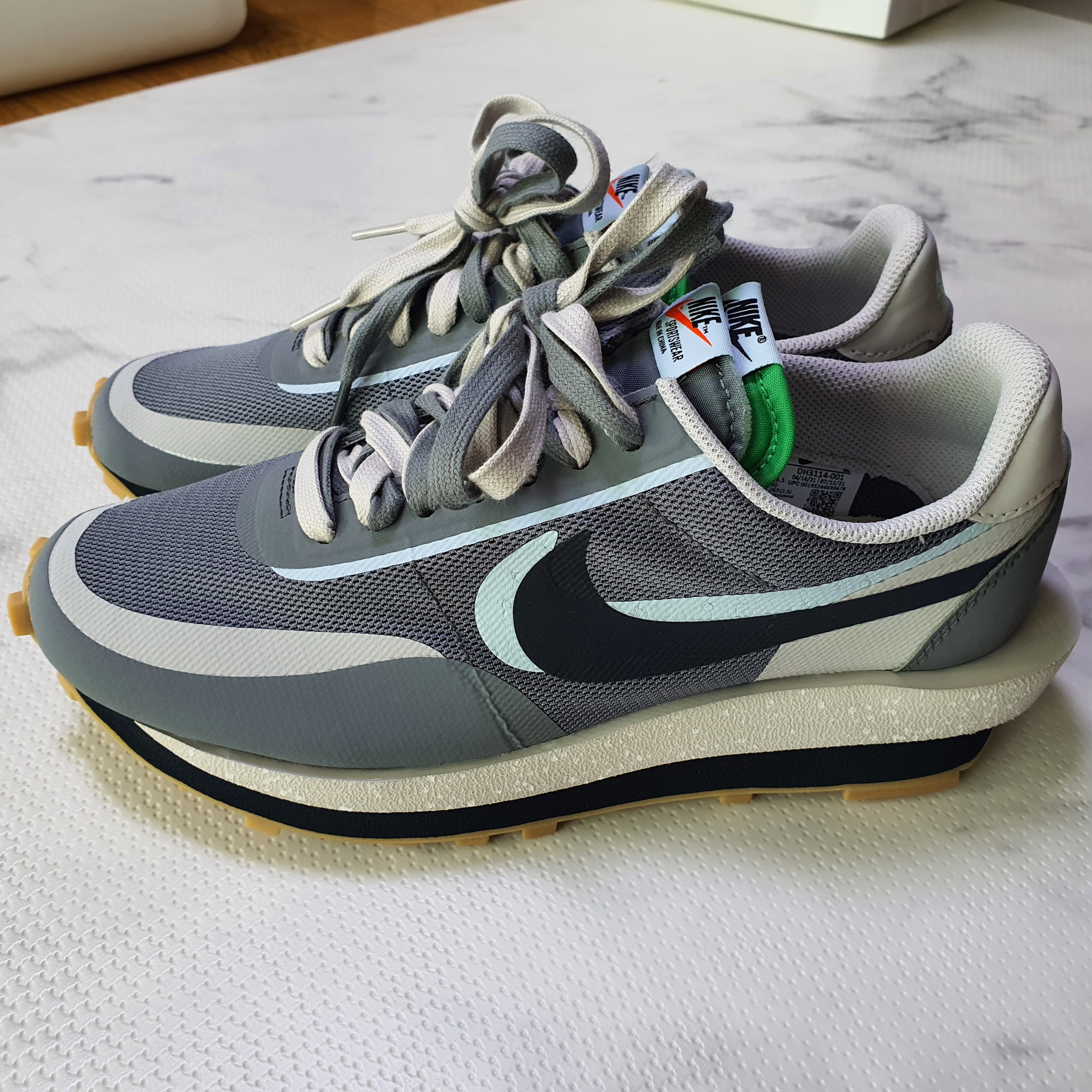 Nike x Sacai x Clot LDWaffle Cool Grey 착용 스타일 - 2