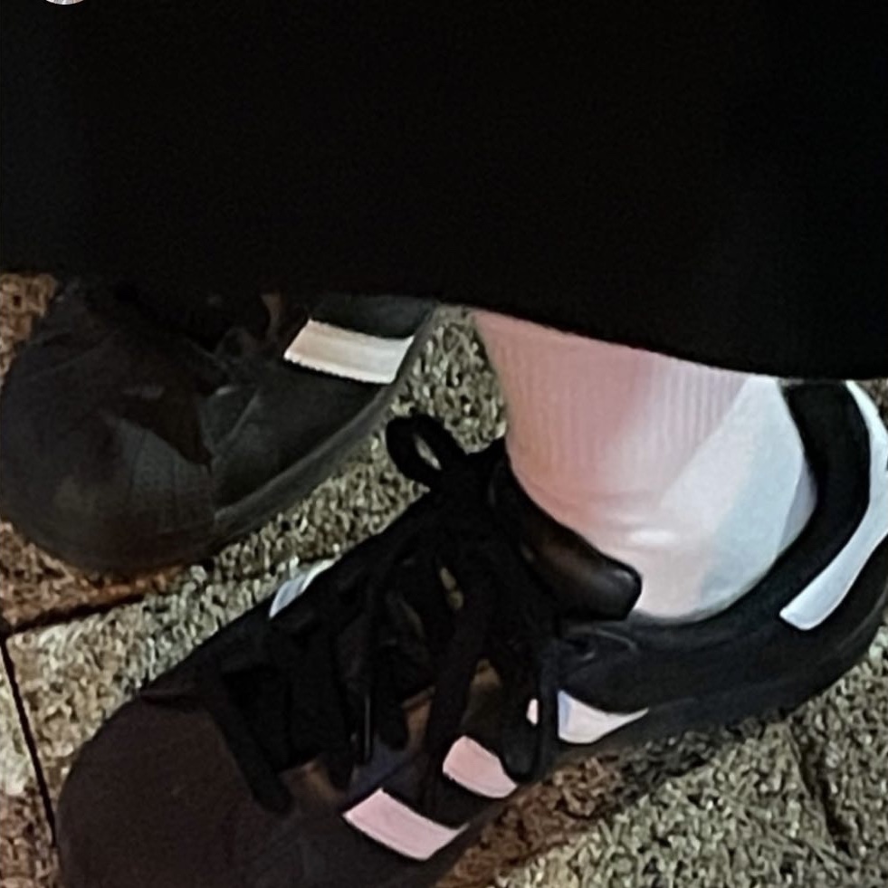 (J) Adidas Superstar Black White 착용 스타일