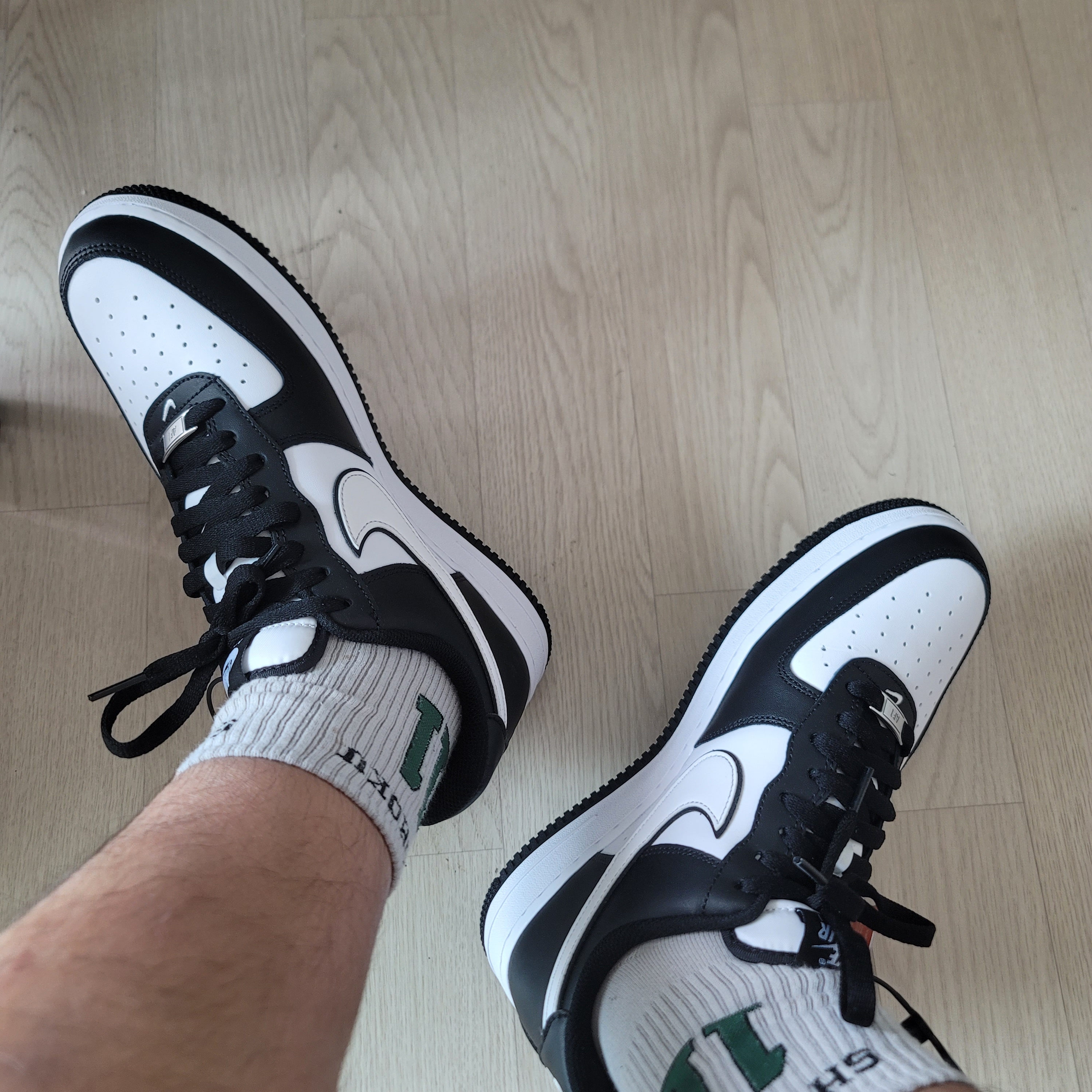 Nike Air Force 1 '07 Black White 착용 스타일