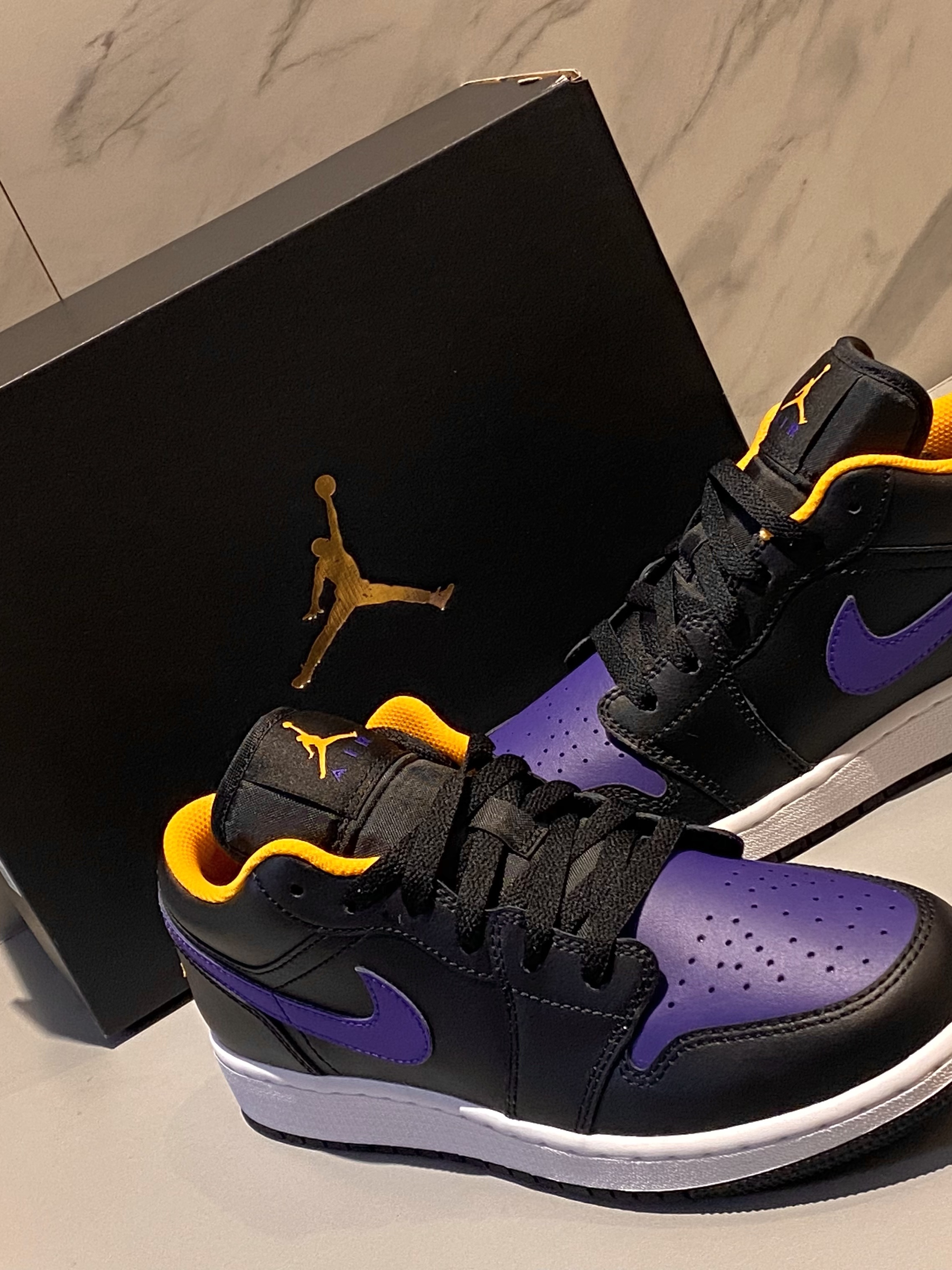 (GS) Jordan 1 Low Black Dark Concord 착용 스타일 - 2
