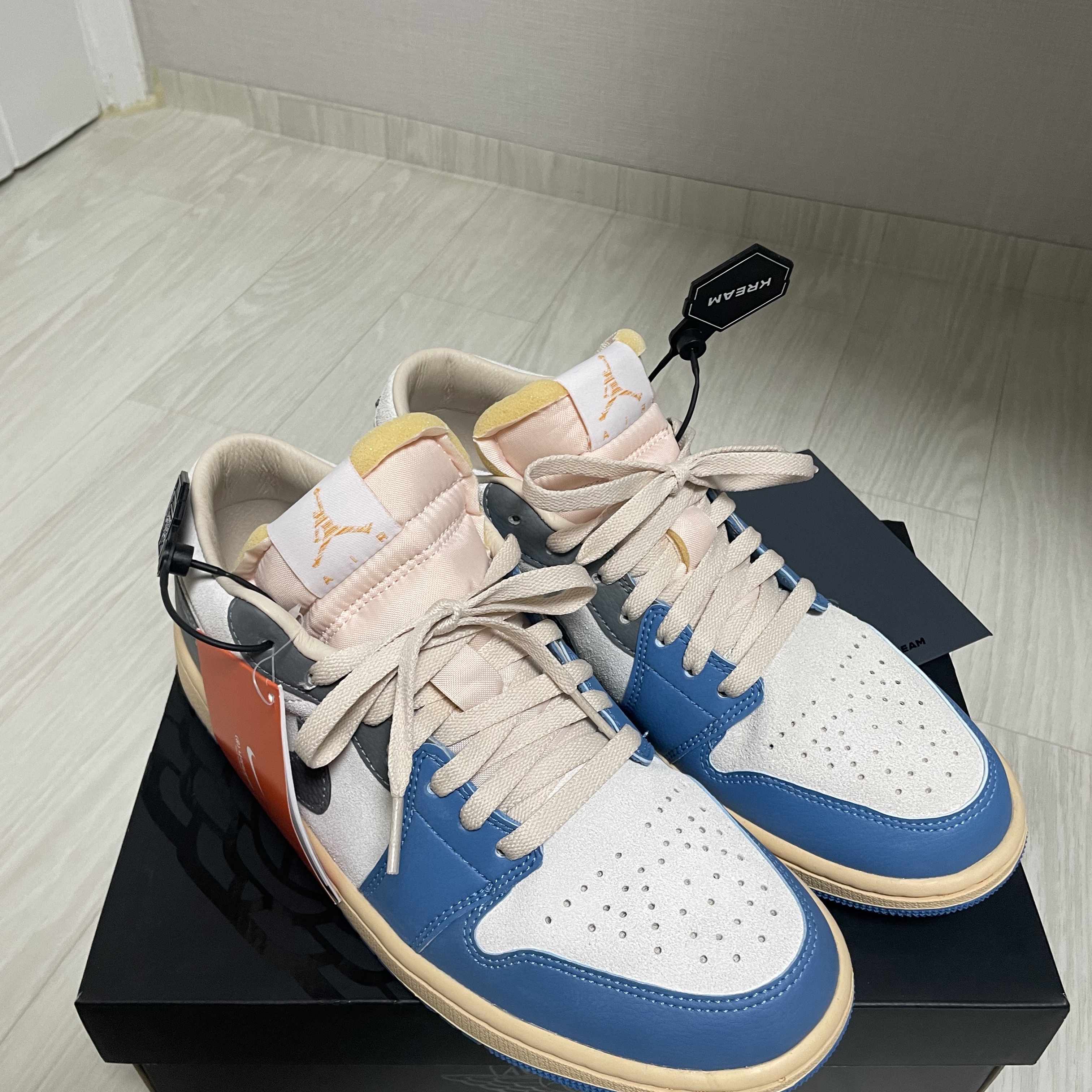 Jordan 1 Low SE Tokyo 96 착용 스타일