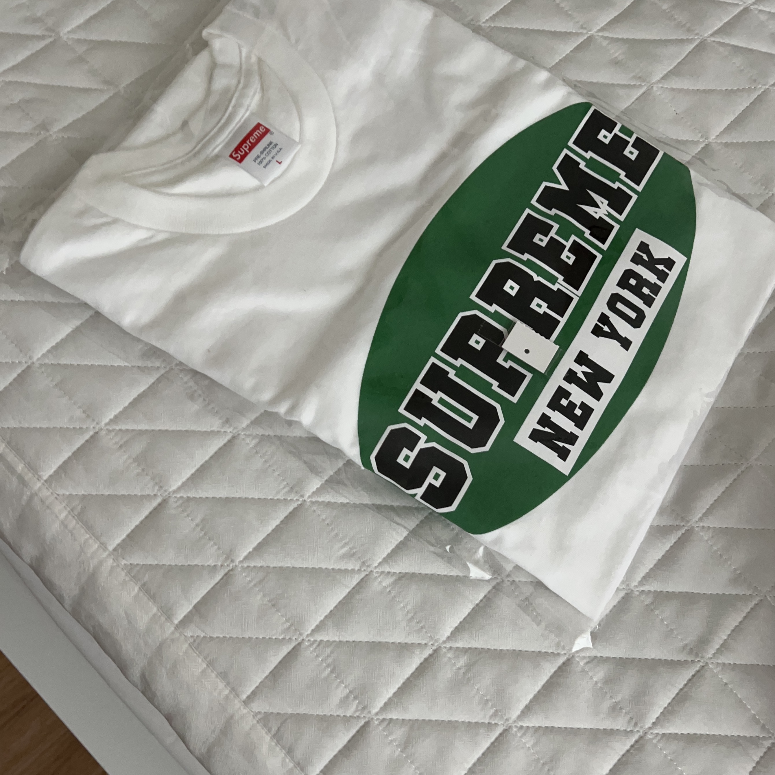 Supreme New York T-Shirt White - 23SS 착용 스타일