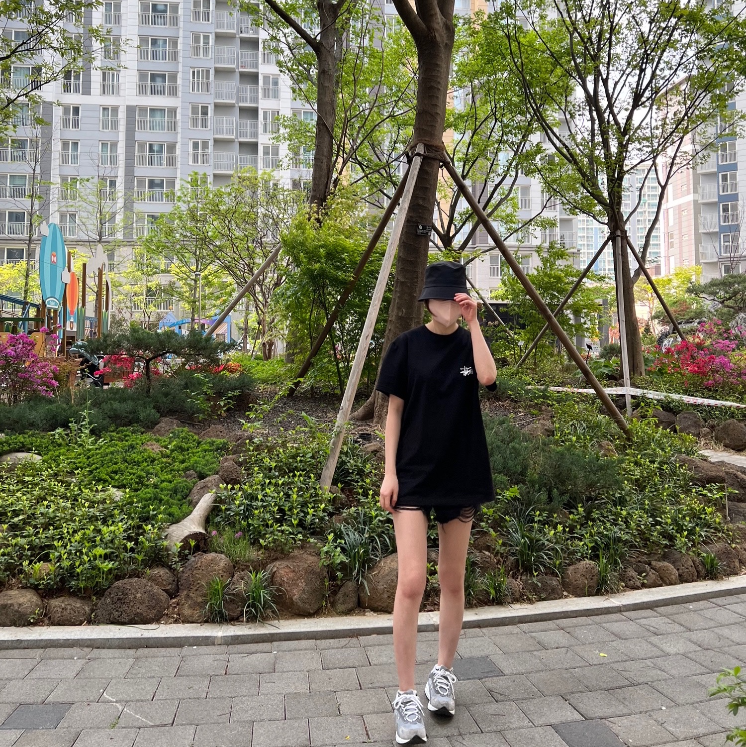 Stussy Basic Stussy T-Shirt Black 2023 착용 스타일 - 2