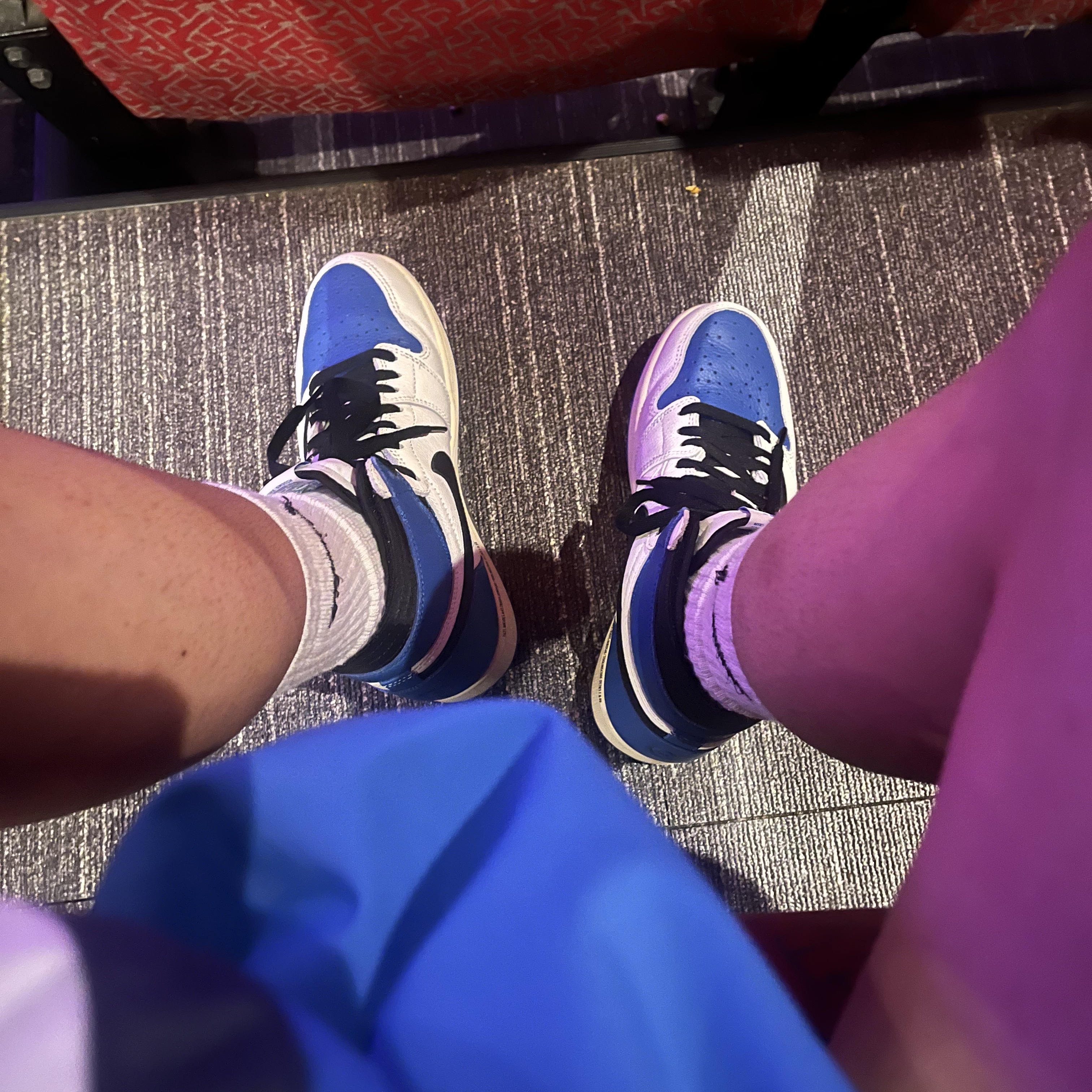 Jordan 1 x Travis Scott x Fragment Retro High OG SP Military Blue 착용 스타일