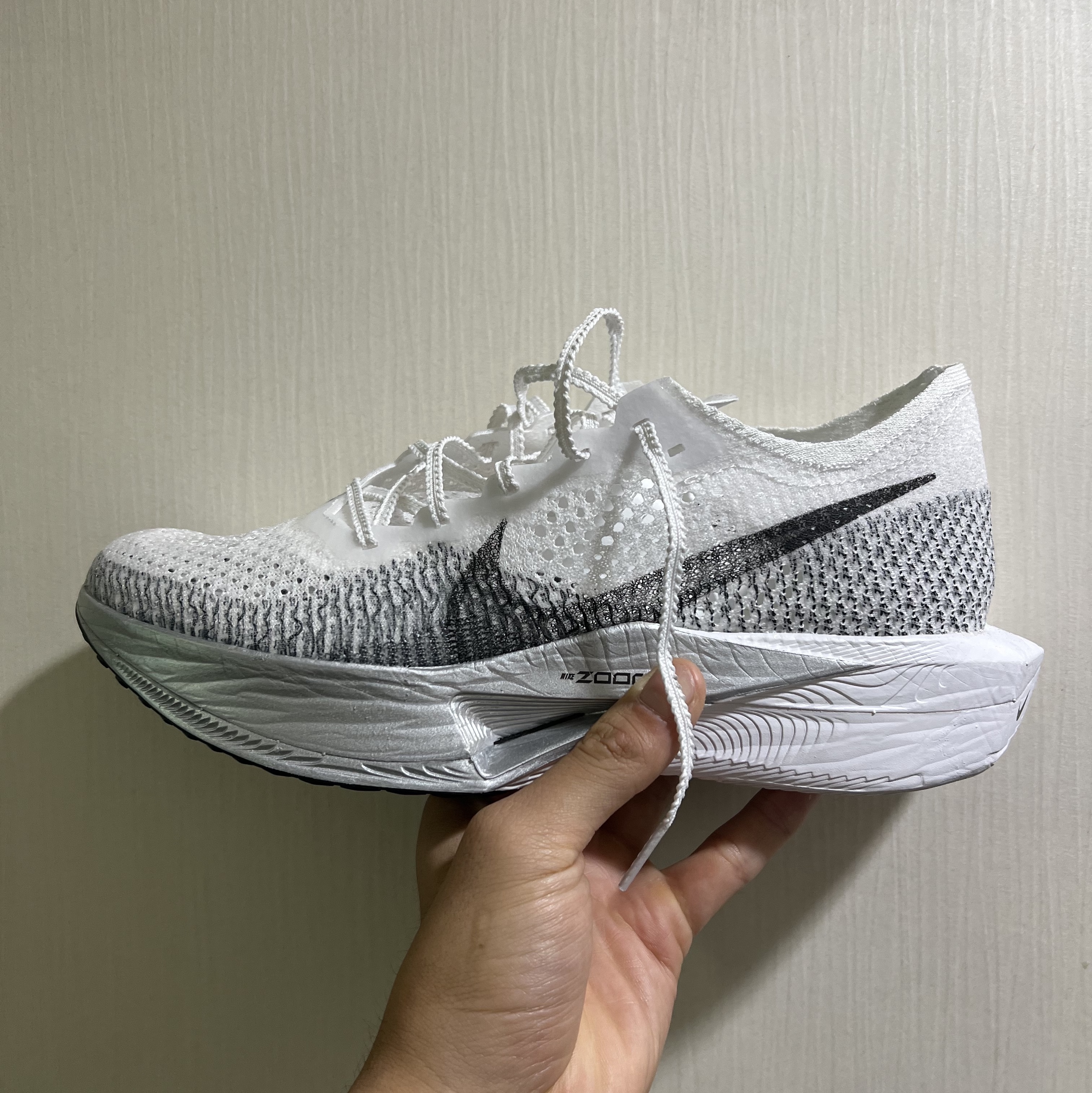 Nike ZoomX Vaporfly Next% 3 White Grey 착용 스타일