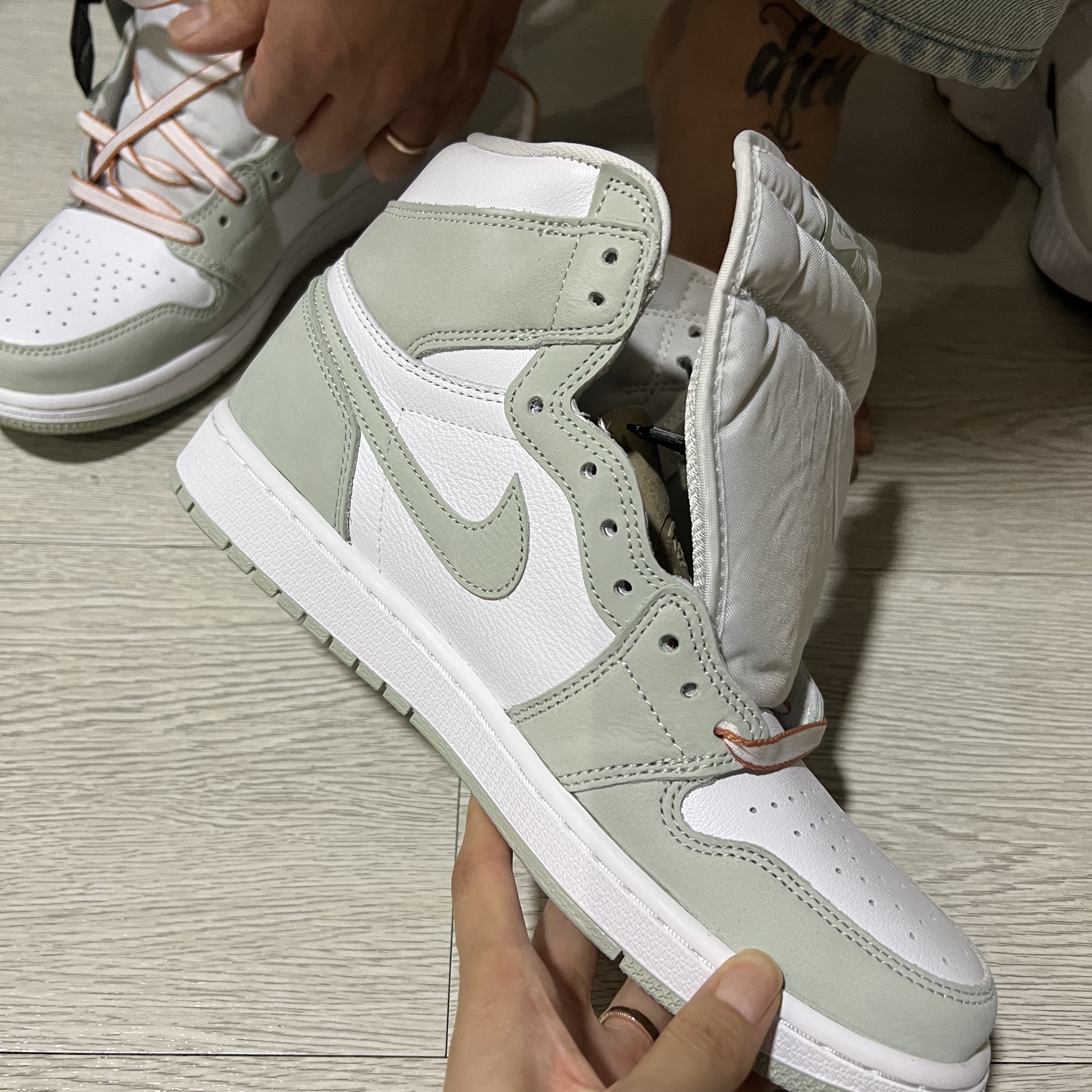 (W) Jordan 1 Retro High OG Seafoam 착용 스타일