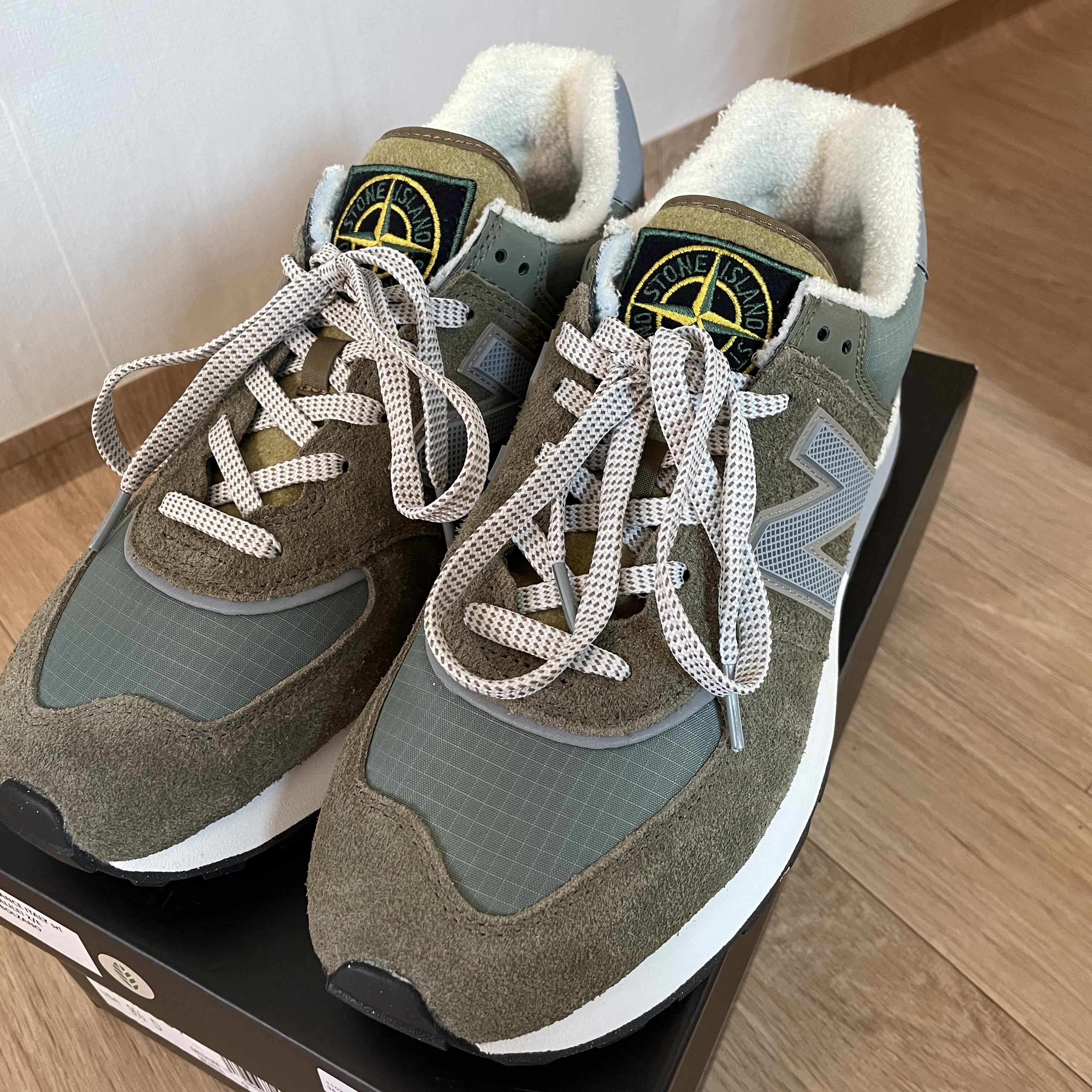 New Balance x Stone Island 574 Legacy Green 착용 스타일