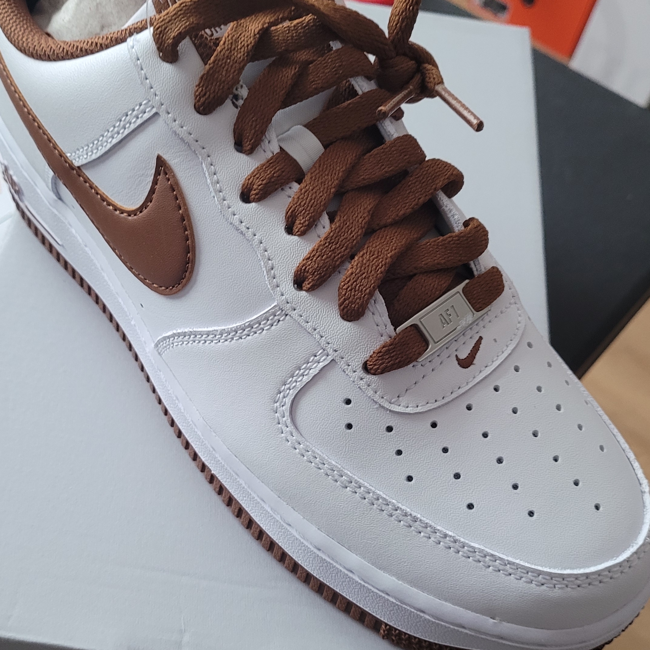 Nike Air Force 1 '07 Pecan 착용 스타일