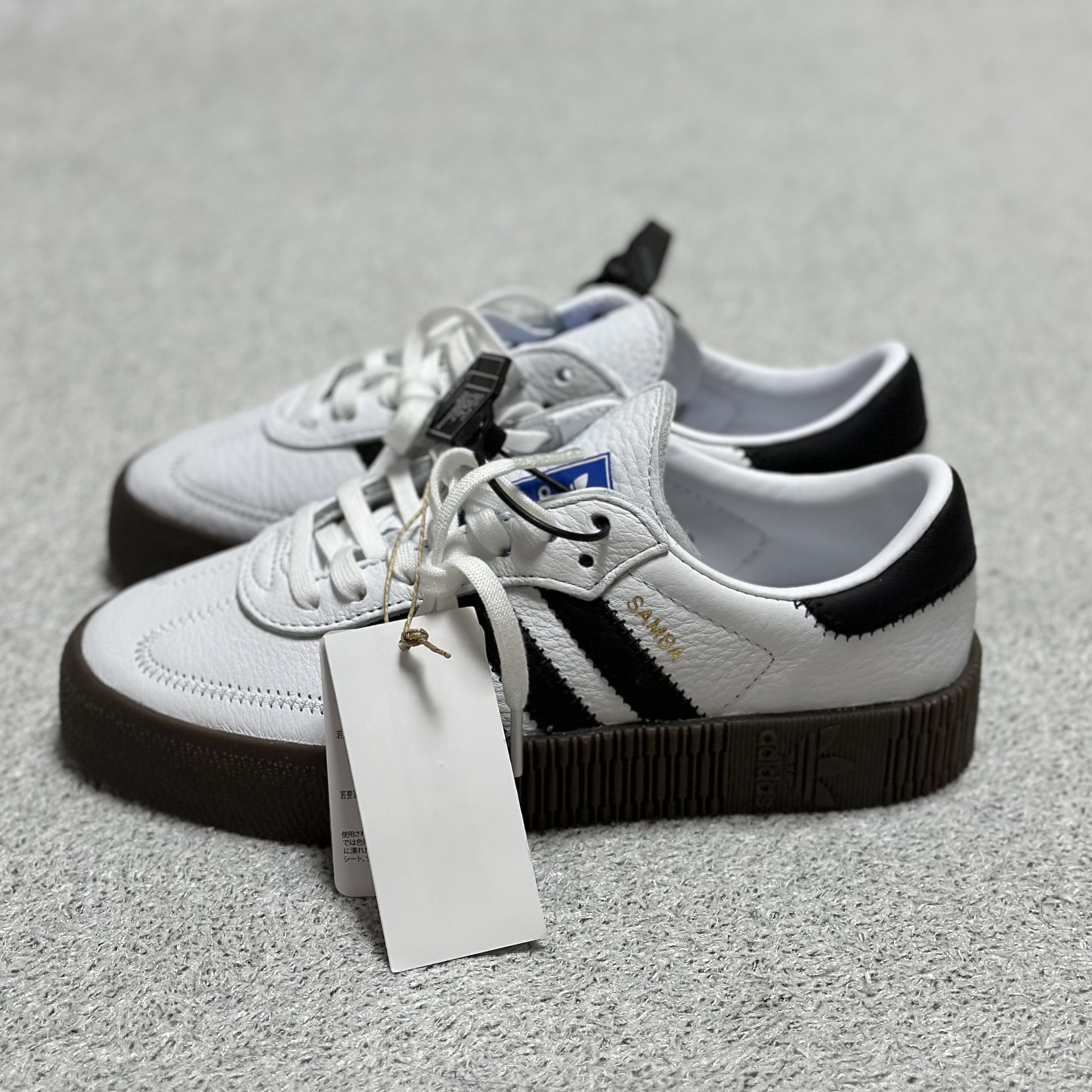 (W) Adidas Sambarose White Black Gum 착용 스타일