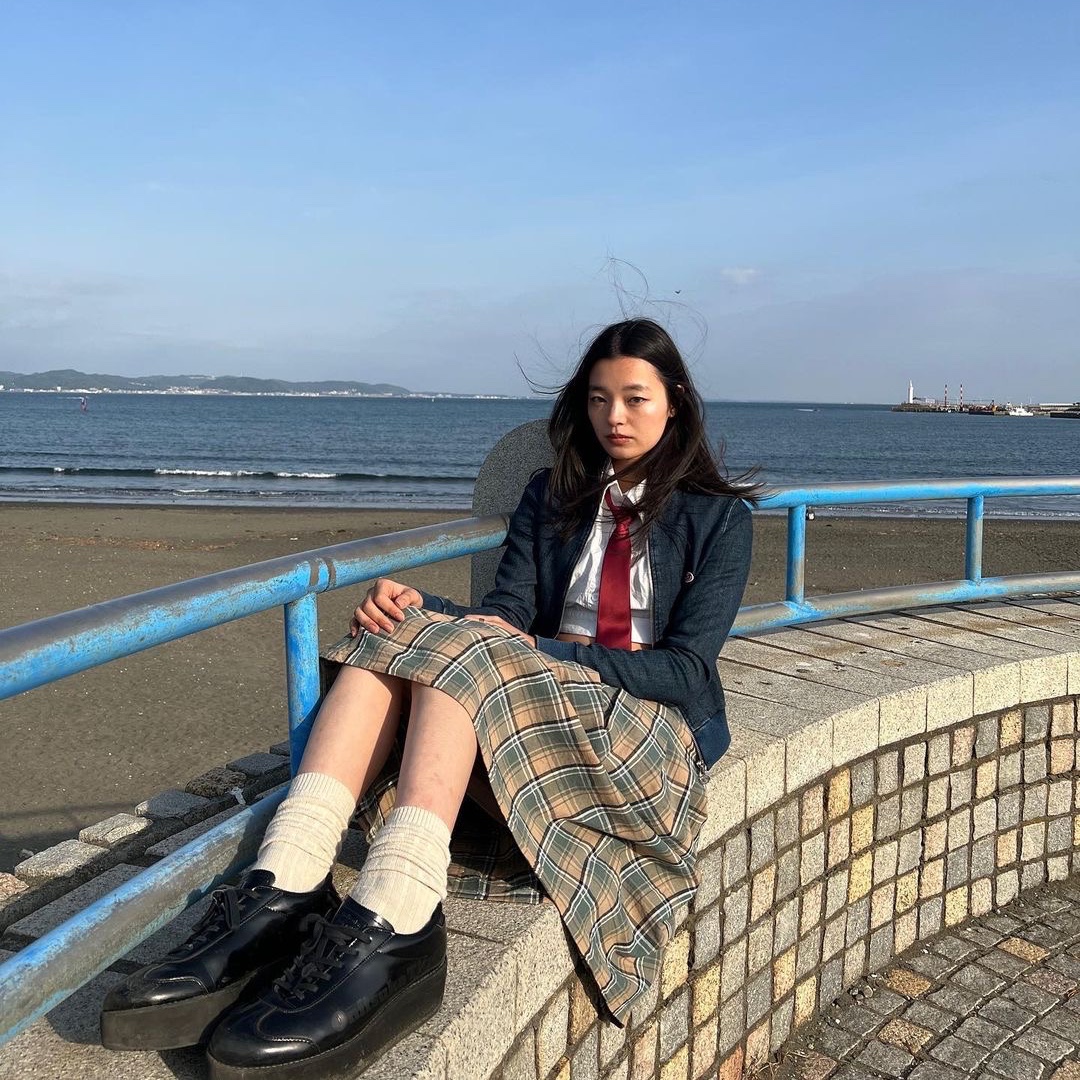 니히 플레드 스커트 오렌지, 니히 플레드 스커트 그린 착용 스타일 - 1