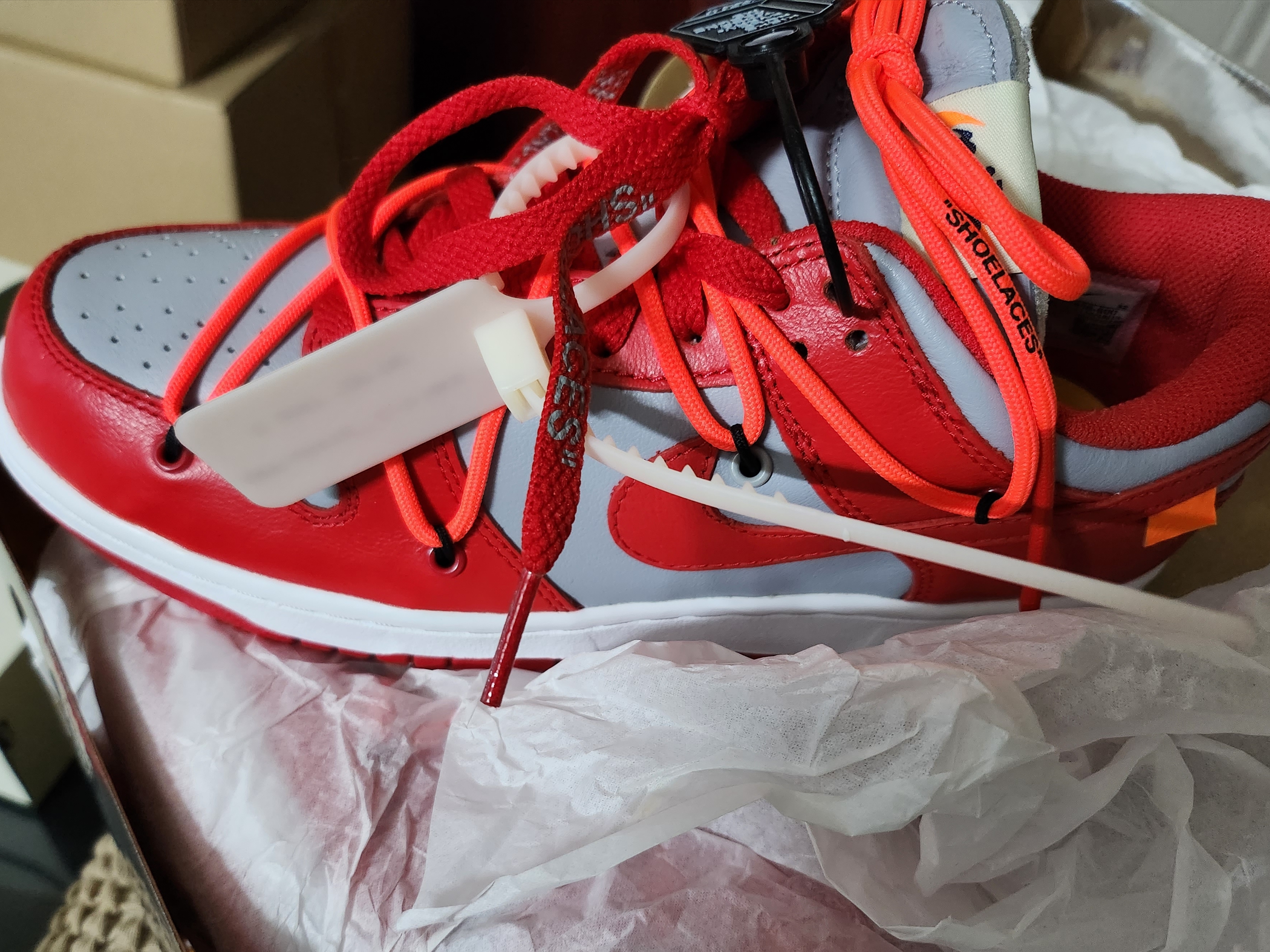 Nike x Off-White Dunk Low University Red 착용 스타일