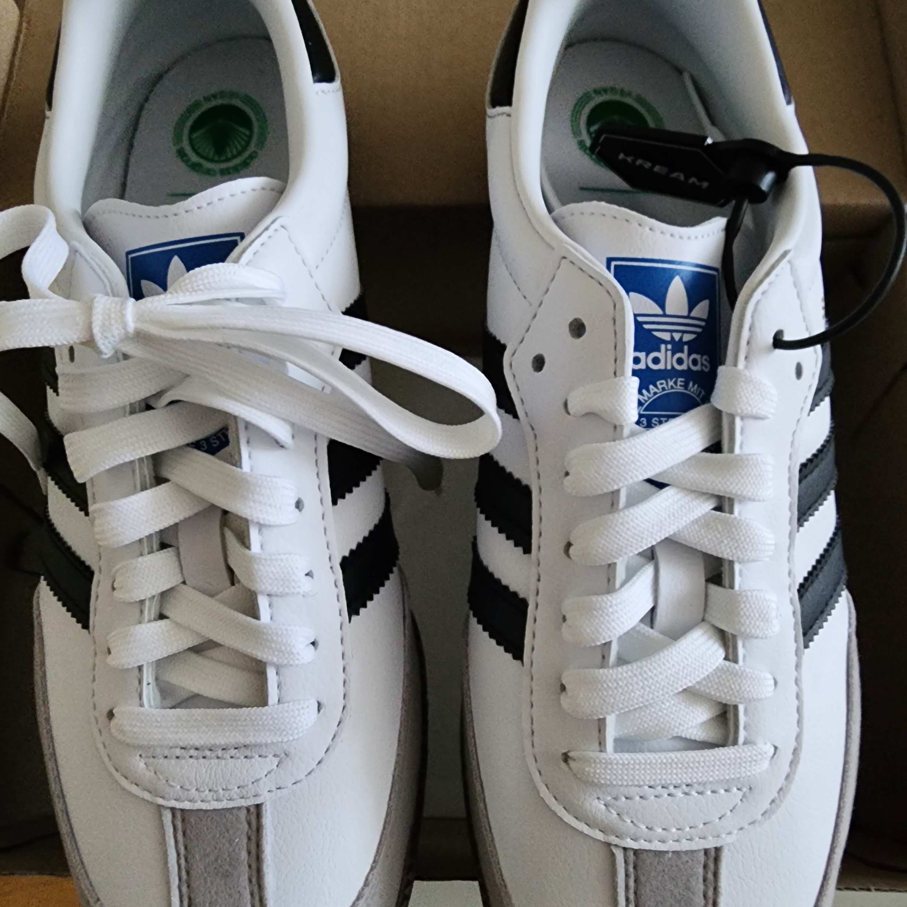 Adidas Samba Vegan White Black 착용 스타일 - 2