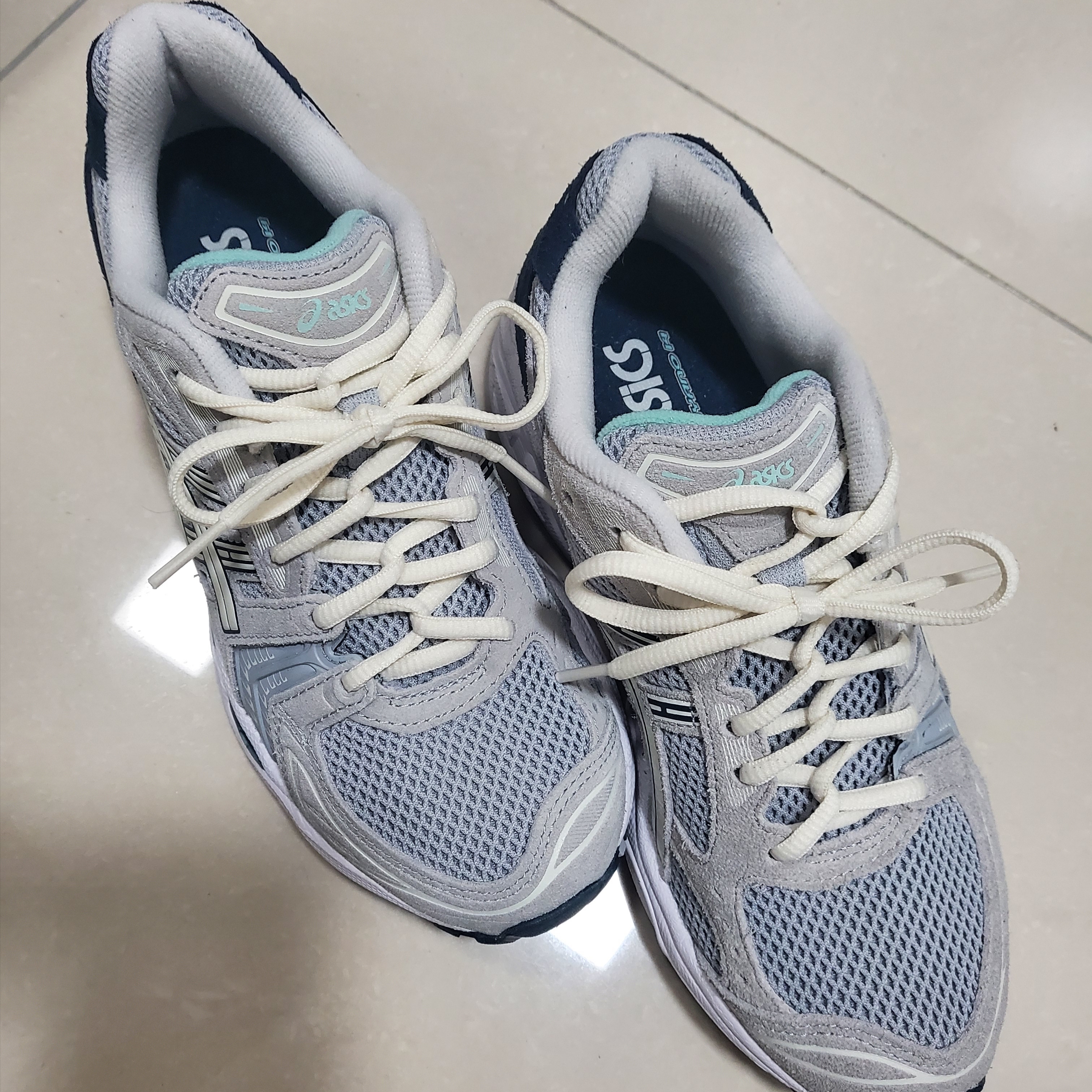 Asics Gel-Kayano 14 Piedmont Grey 착용 스타일 - 2