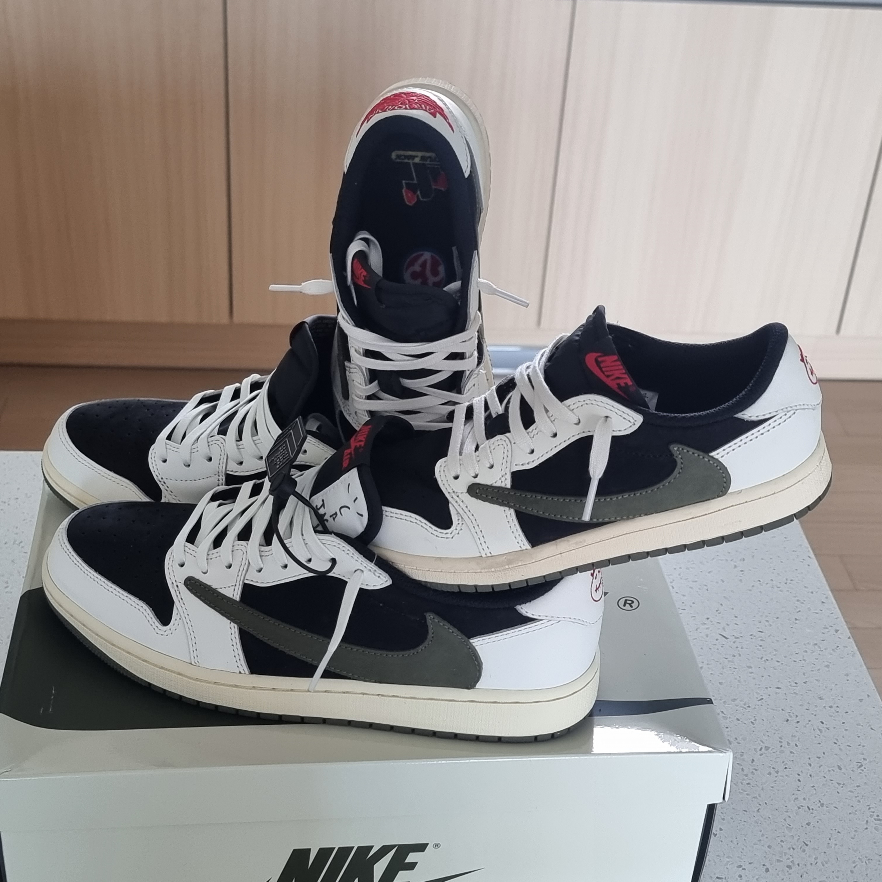 (W) Jordan 1 x Travis Scott Retro Low OG SP Medium Olive, (PS) Jordan 1 x Travis Scott Retro Low OG SP Medium Olive 착용 스타일