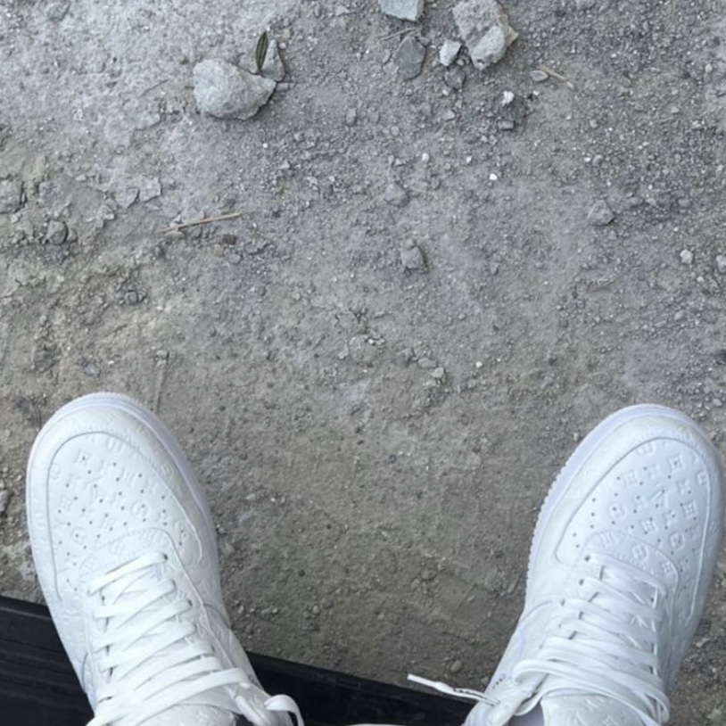 Louis Vuitton x Nike Air Force 1 Low by Virgil Abloh White 착용 스타일
