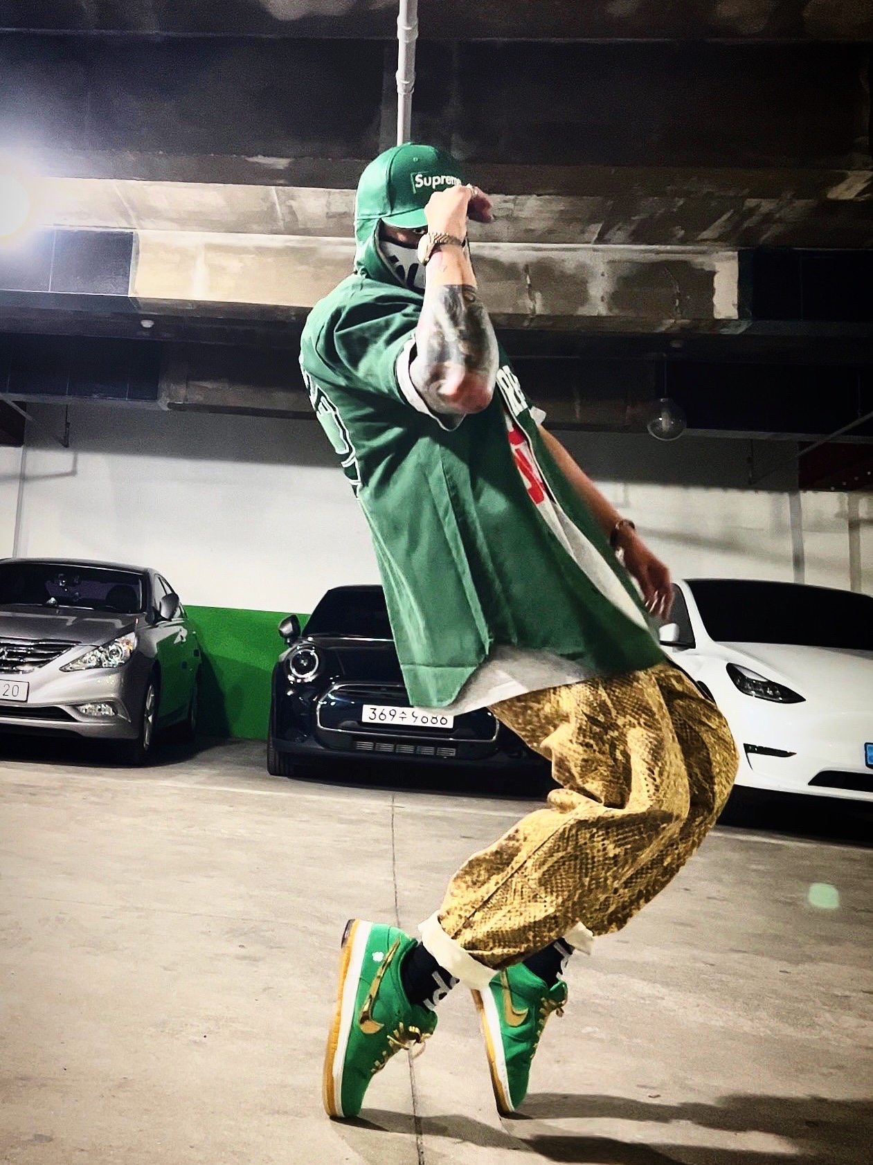 Supreme Leather Earflap Box Logo New Era Green - 22FW, Supreme x Timberland Baseball Jersey Green - 23SS 착용 스타일