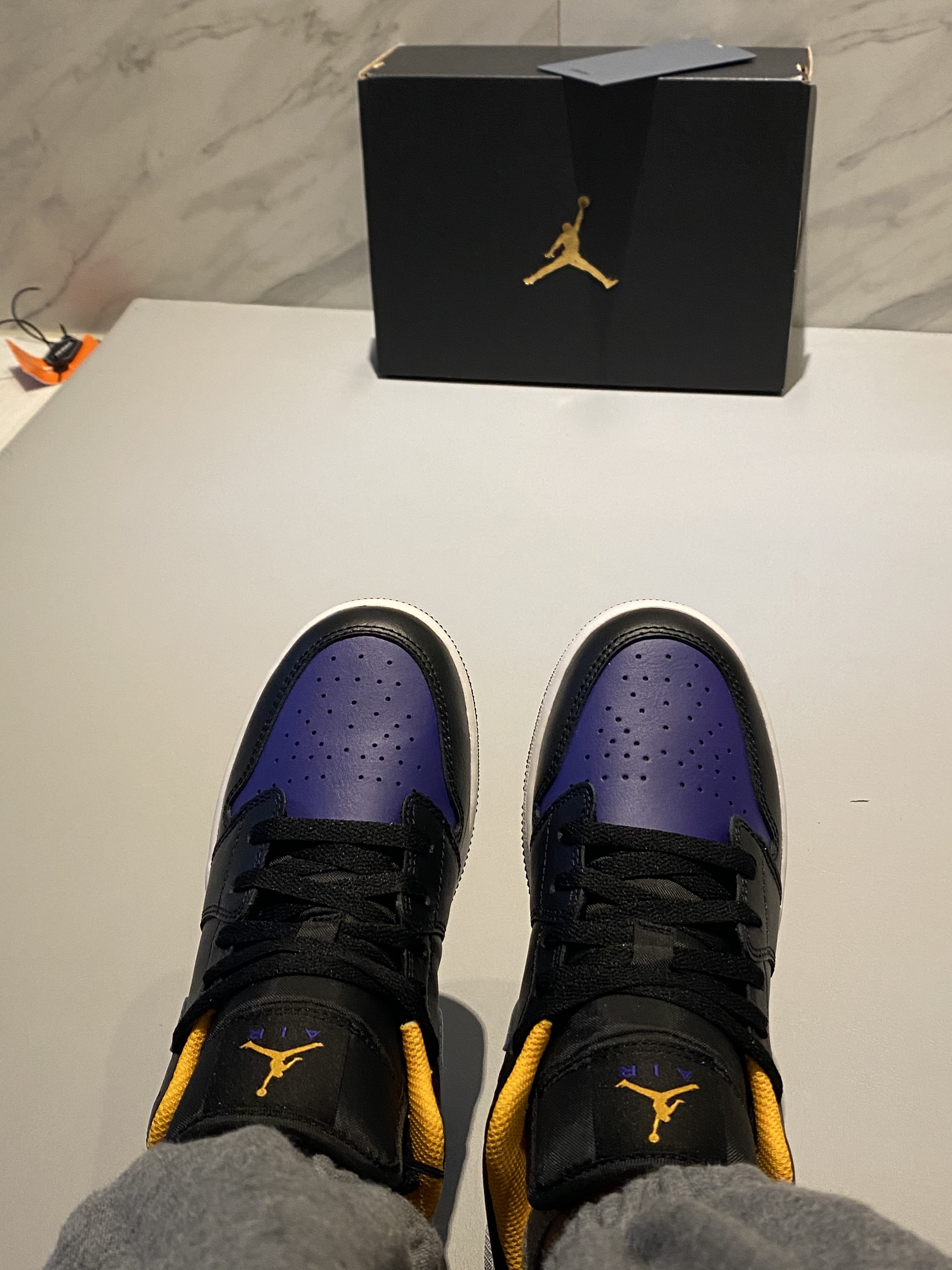 (GS) Jordan 1 Low Black Dark Concord 착용 스타일 - 4