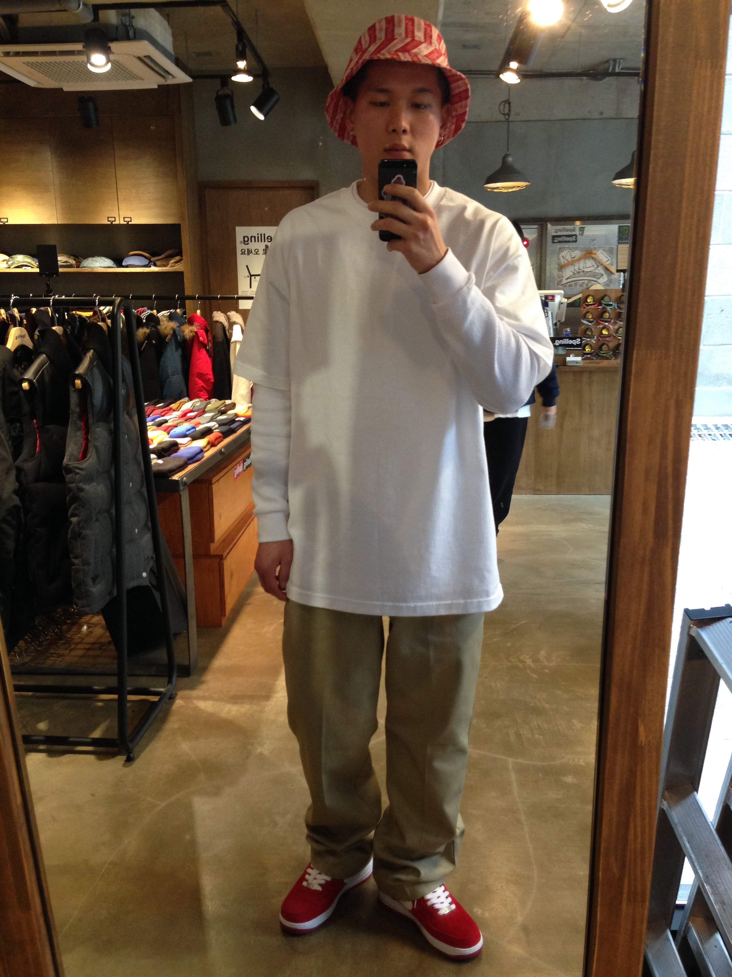 Nike Air Force 1 Low Gym Red Suede 착용 스타일