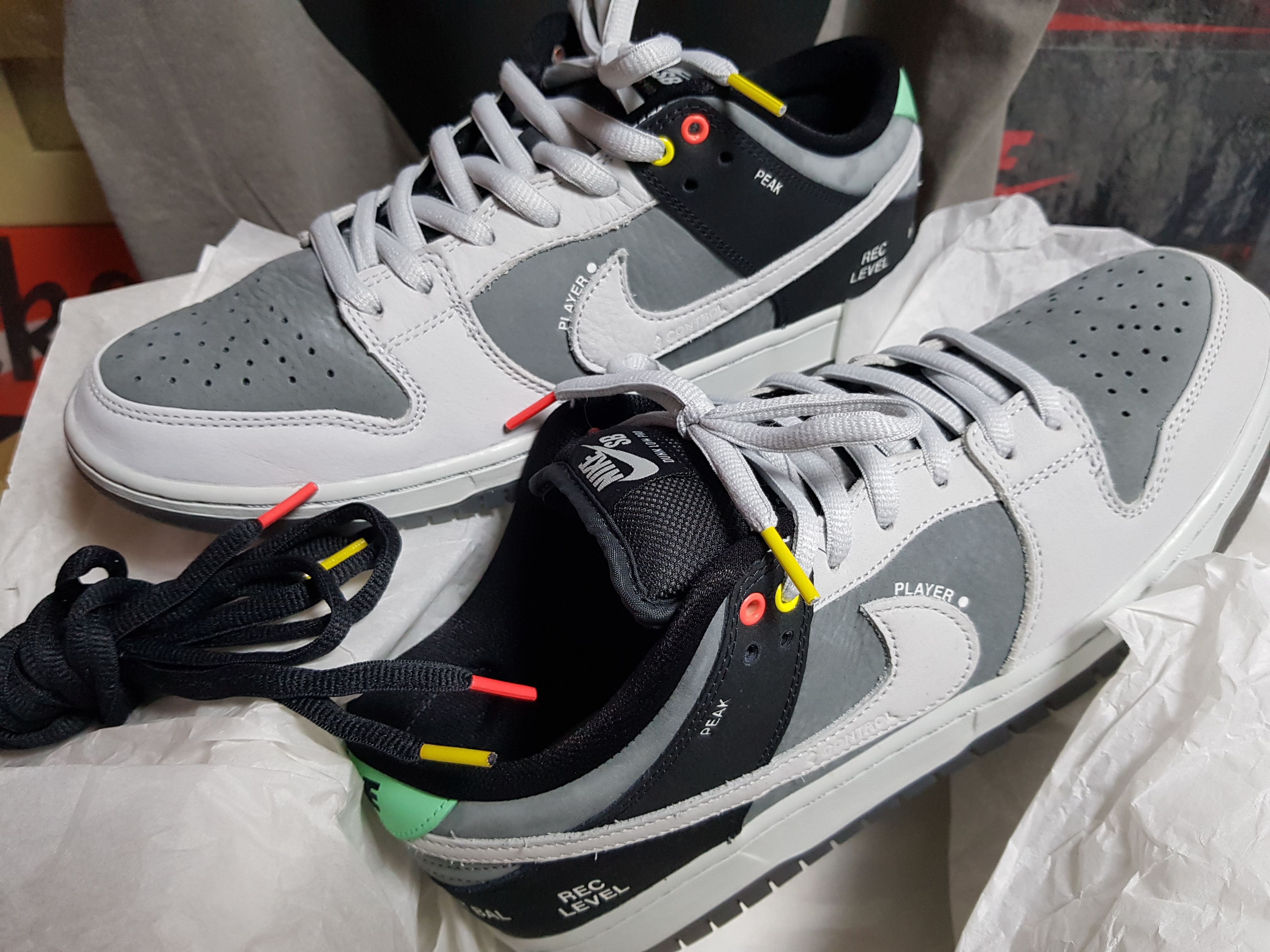 Nike SB Dunk Low Pro Camcorder, Stussy 8 Ball Pigment Dyed T-Shirt Grey - 22SS 착용 스타일 - 1