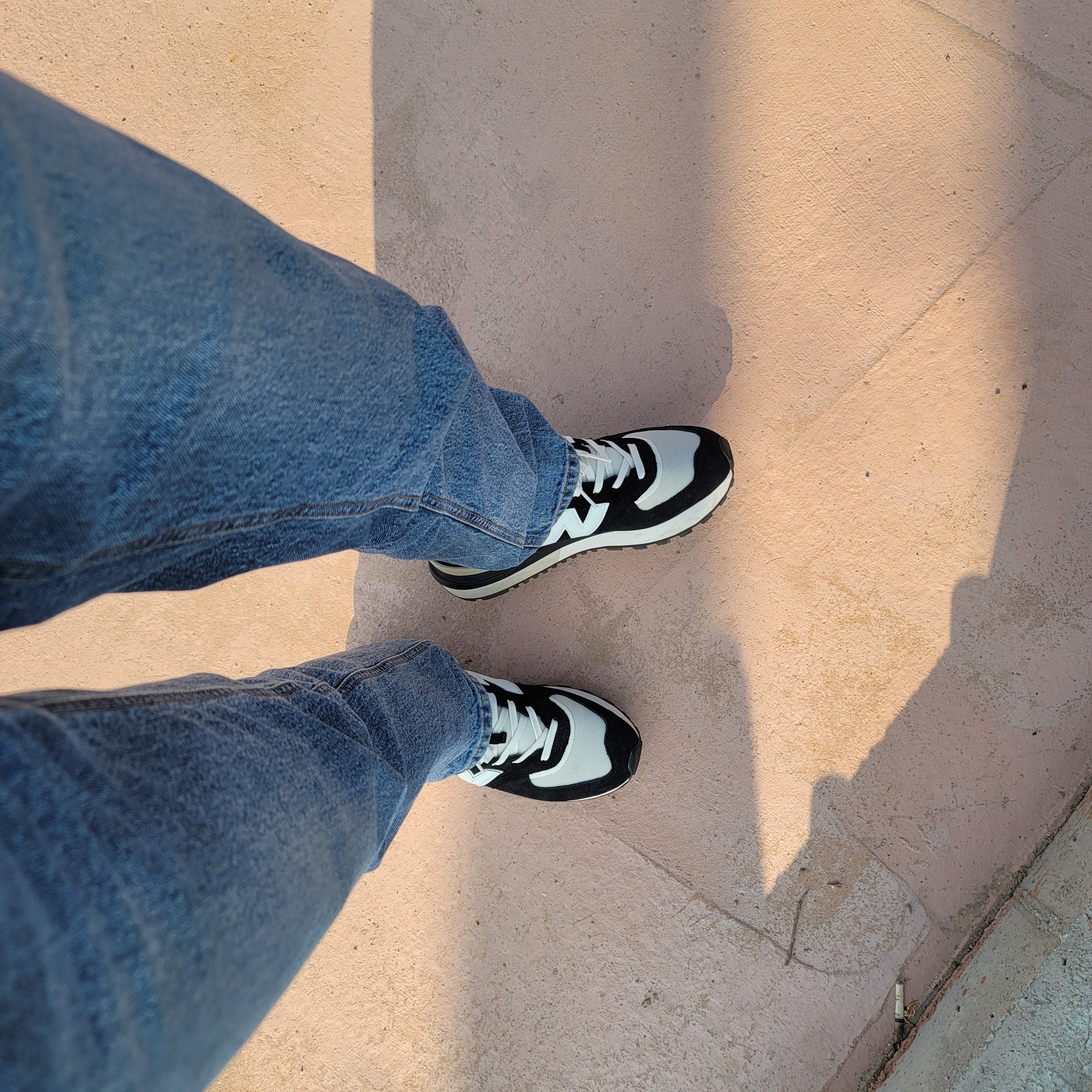New Balance 574 Legacy Black Angora 착용 스타일