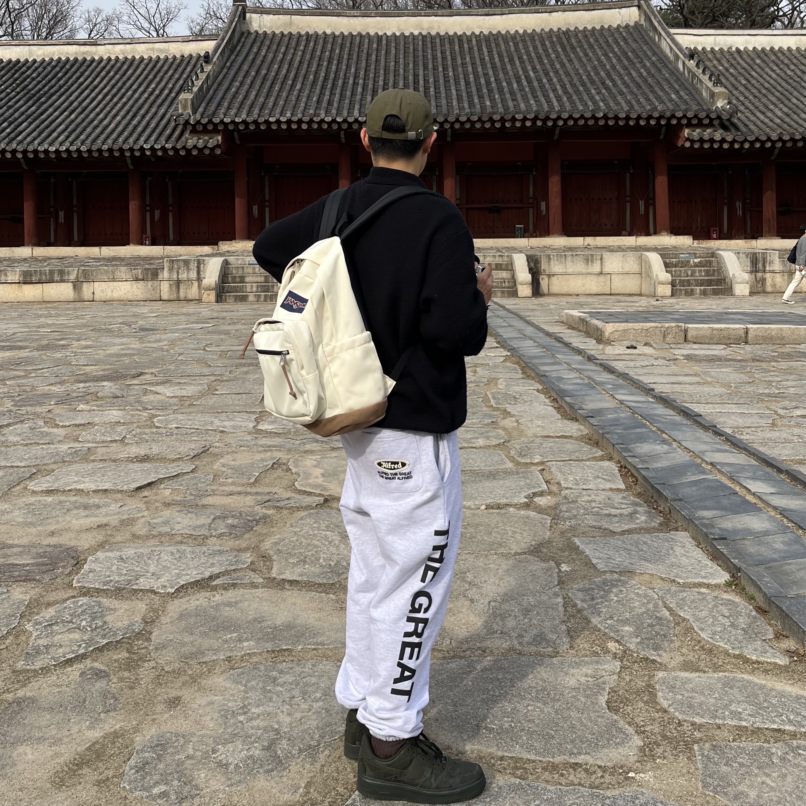 Nike x Billie Eilish Air Force 1 Low '07 SP Sequoia 착용 스타일 - 2