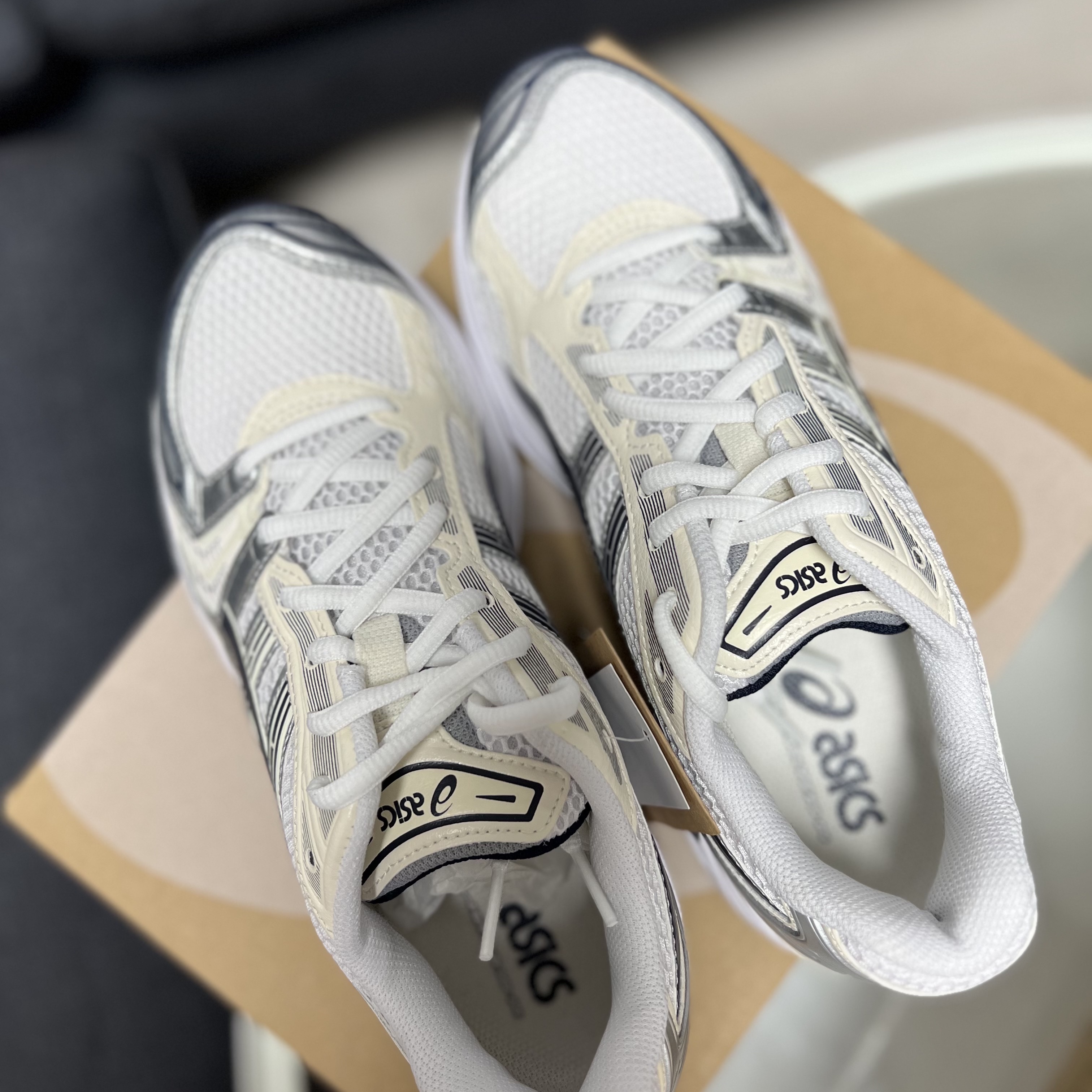 (W) Asics Gel-Kayano 14 White Midnight 착용 스타일 - 2
