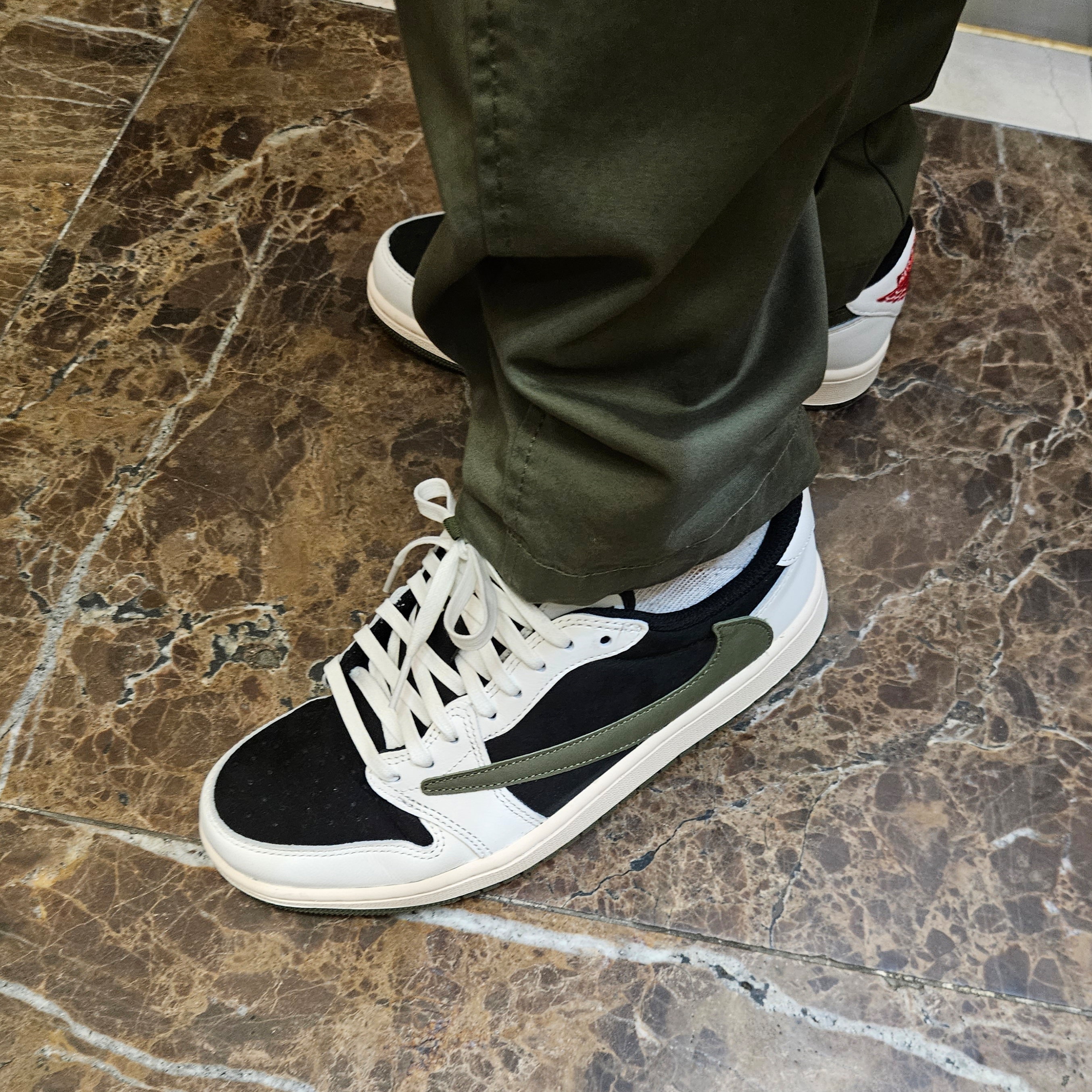 (W) Jordan 1 x Travis Scott Retro Low OG SP Medium Olive 착용 스타일