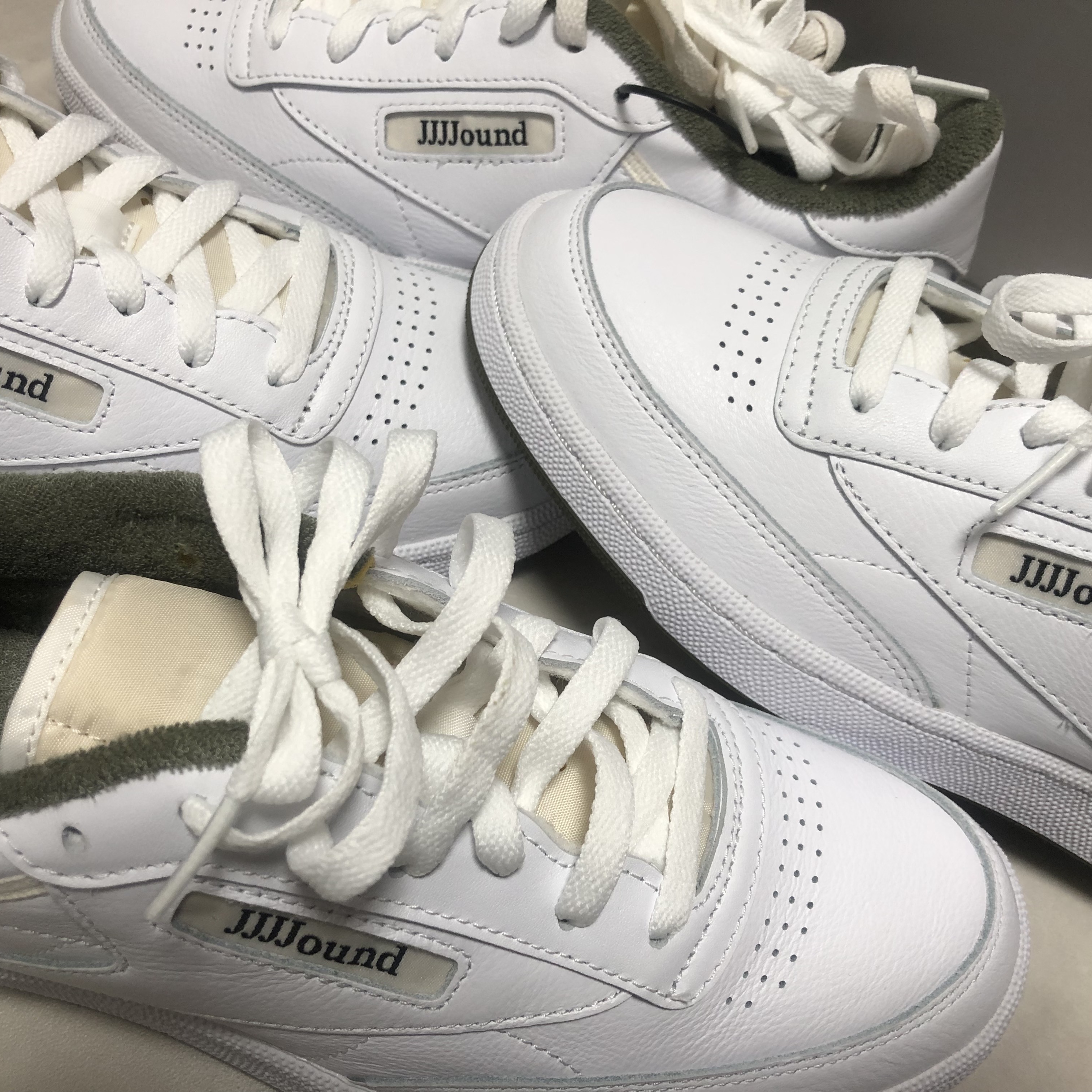 Reebok x JJJJound Club C White Olive 착용 스타일