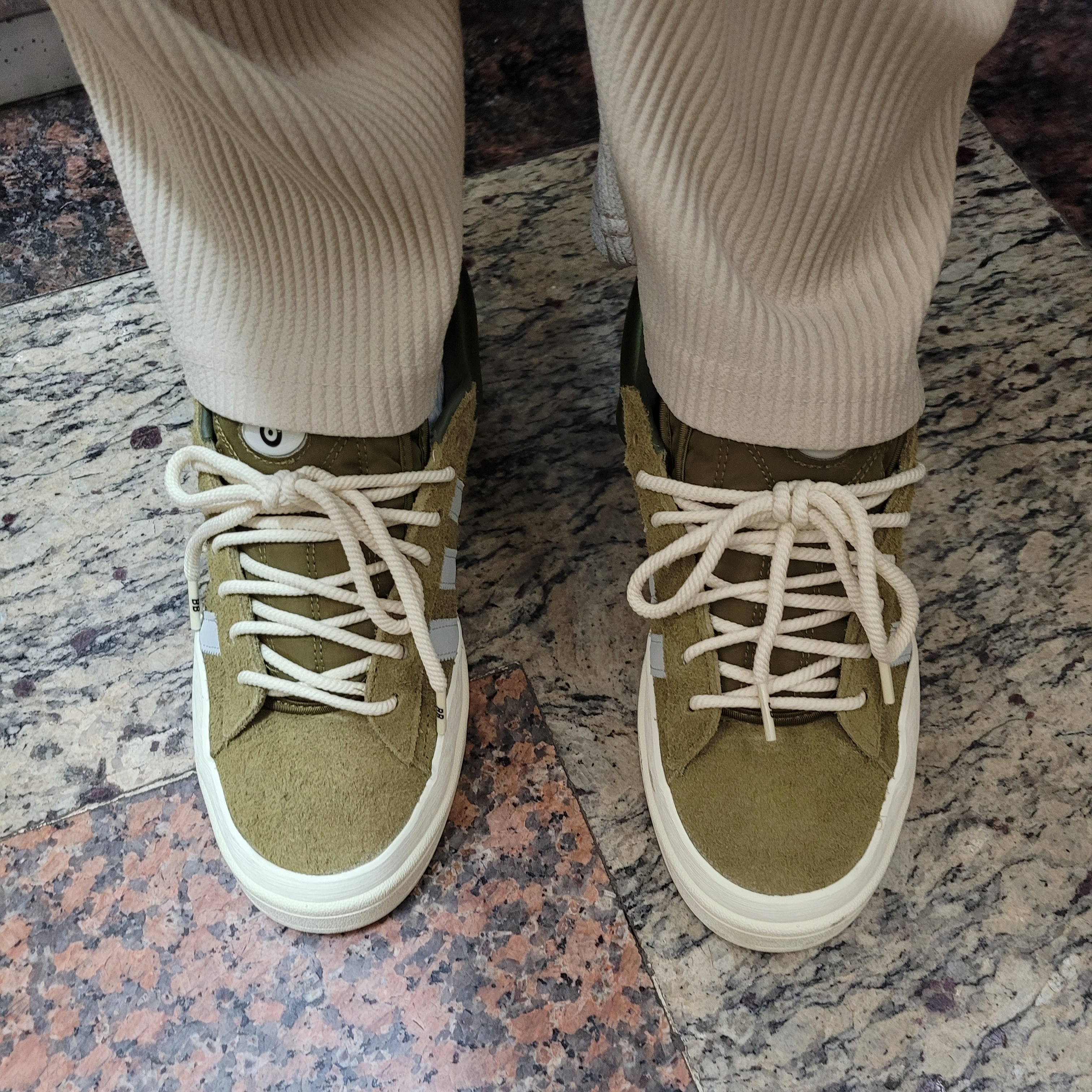 Adidas x Bad Bunny Campus Wild Moss 착용 스타일