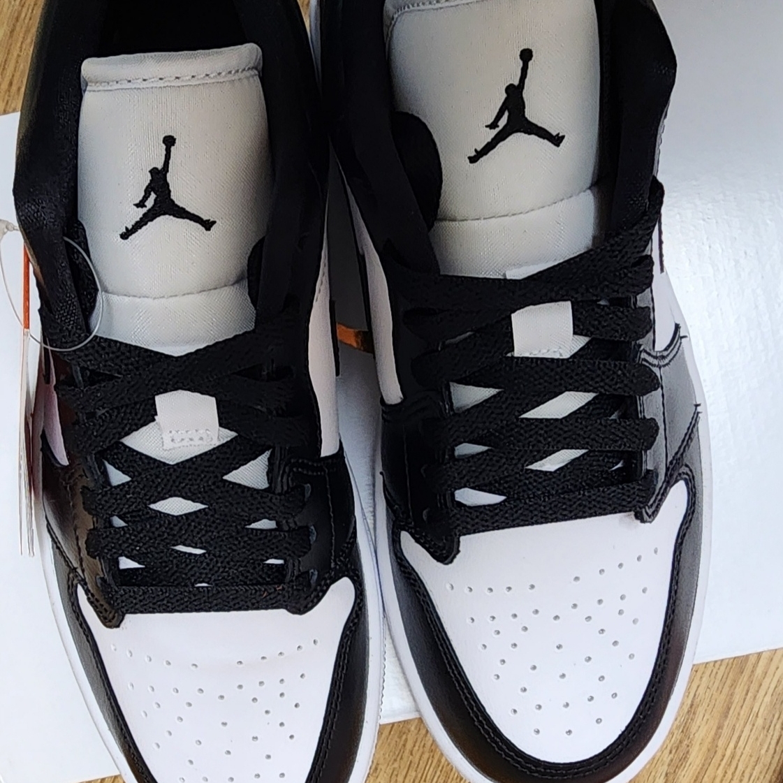 (W) Jordan 1 Low Black and White 착용 스타일