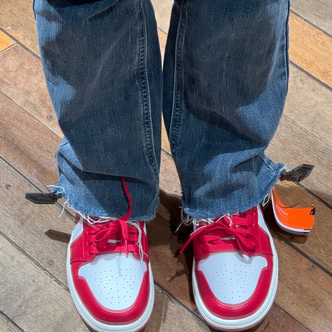 (W) Jordan 1 Low White Gym Red 착용 스타일 - 1