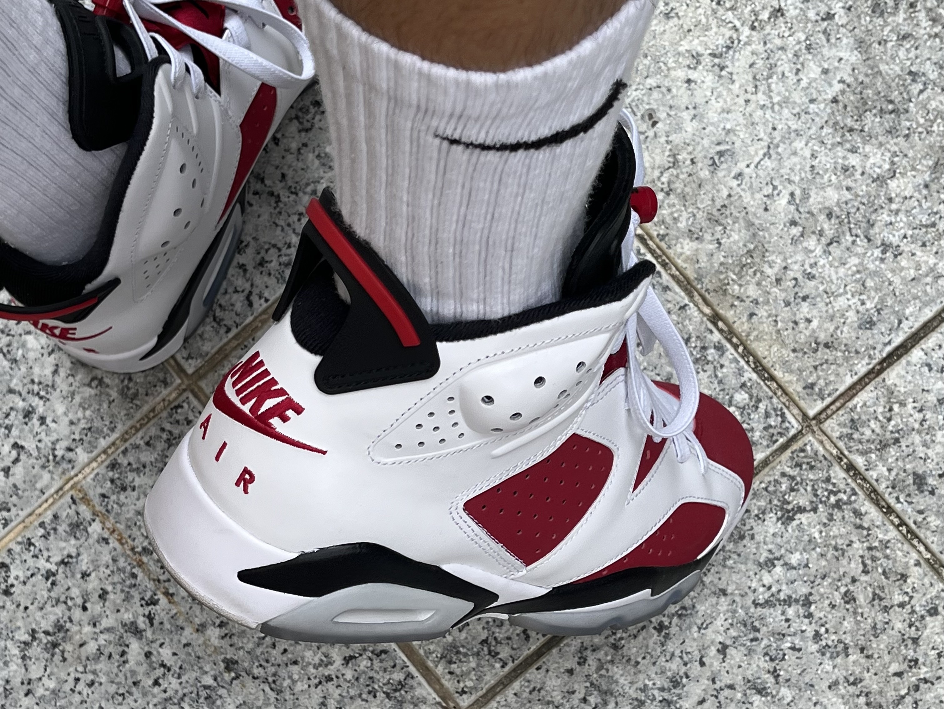 Jordan 6 Retro Carmine 2021 착용 스타일 - 2