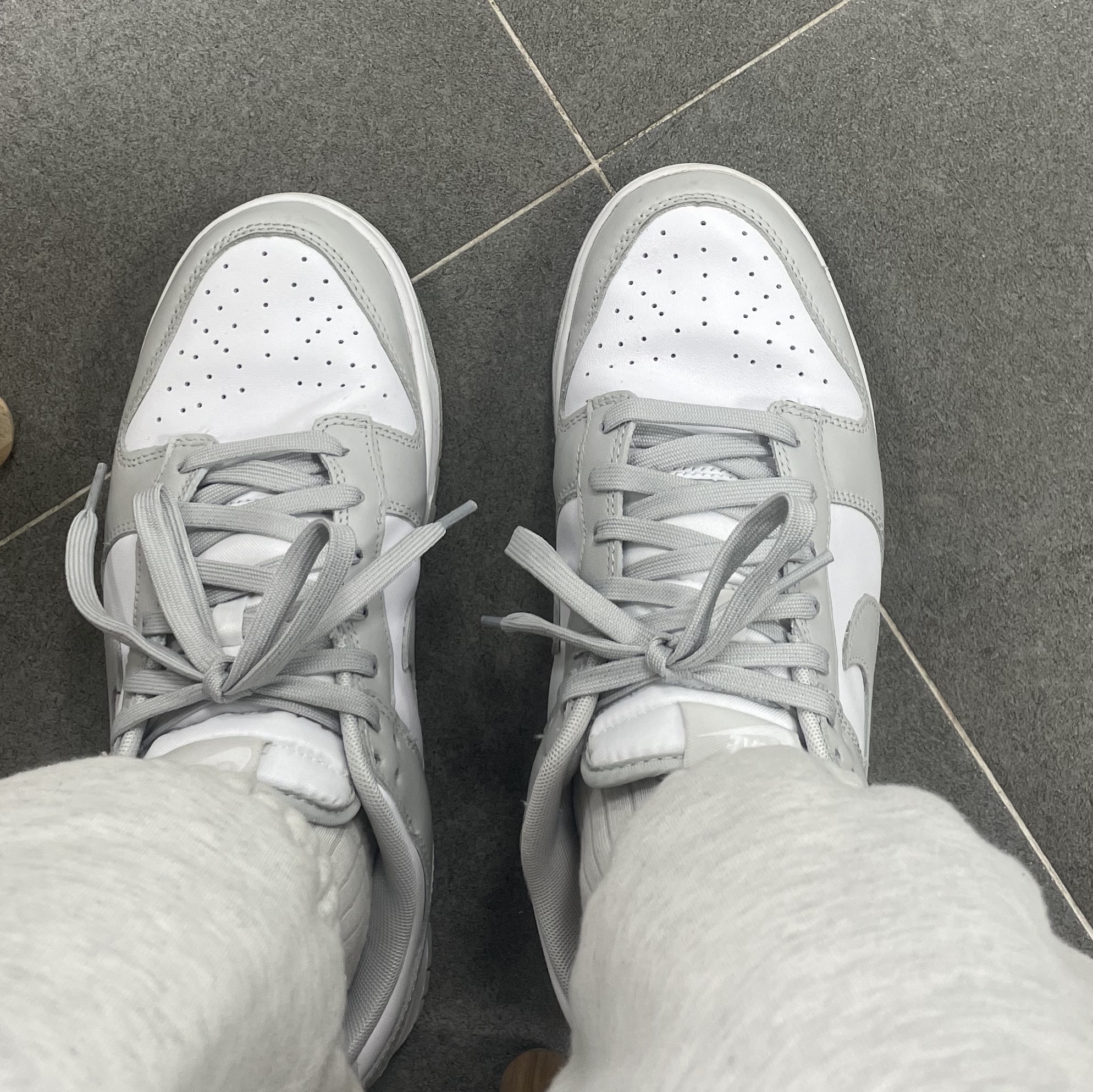 Nike Dunk Low Retro Grey Fog 착용 스타일