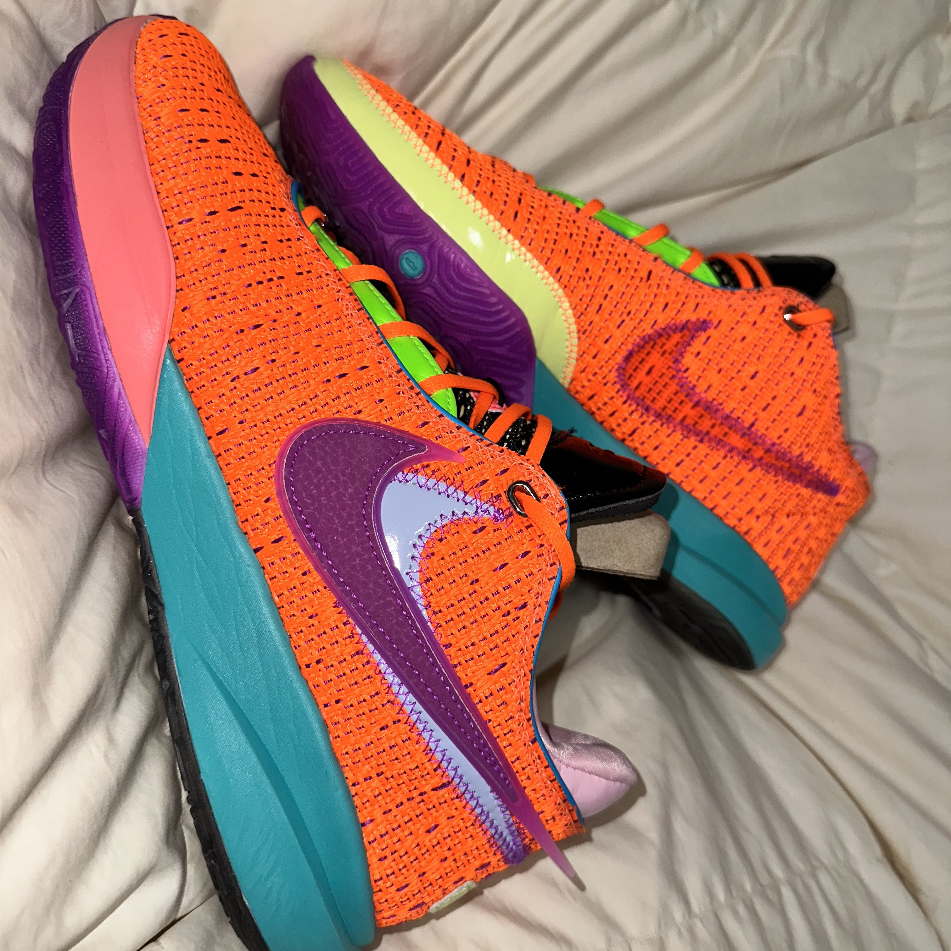 Nike LeBron XX EP Total Orange Vivid Purple 착용 스타일