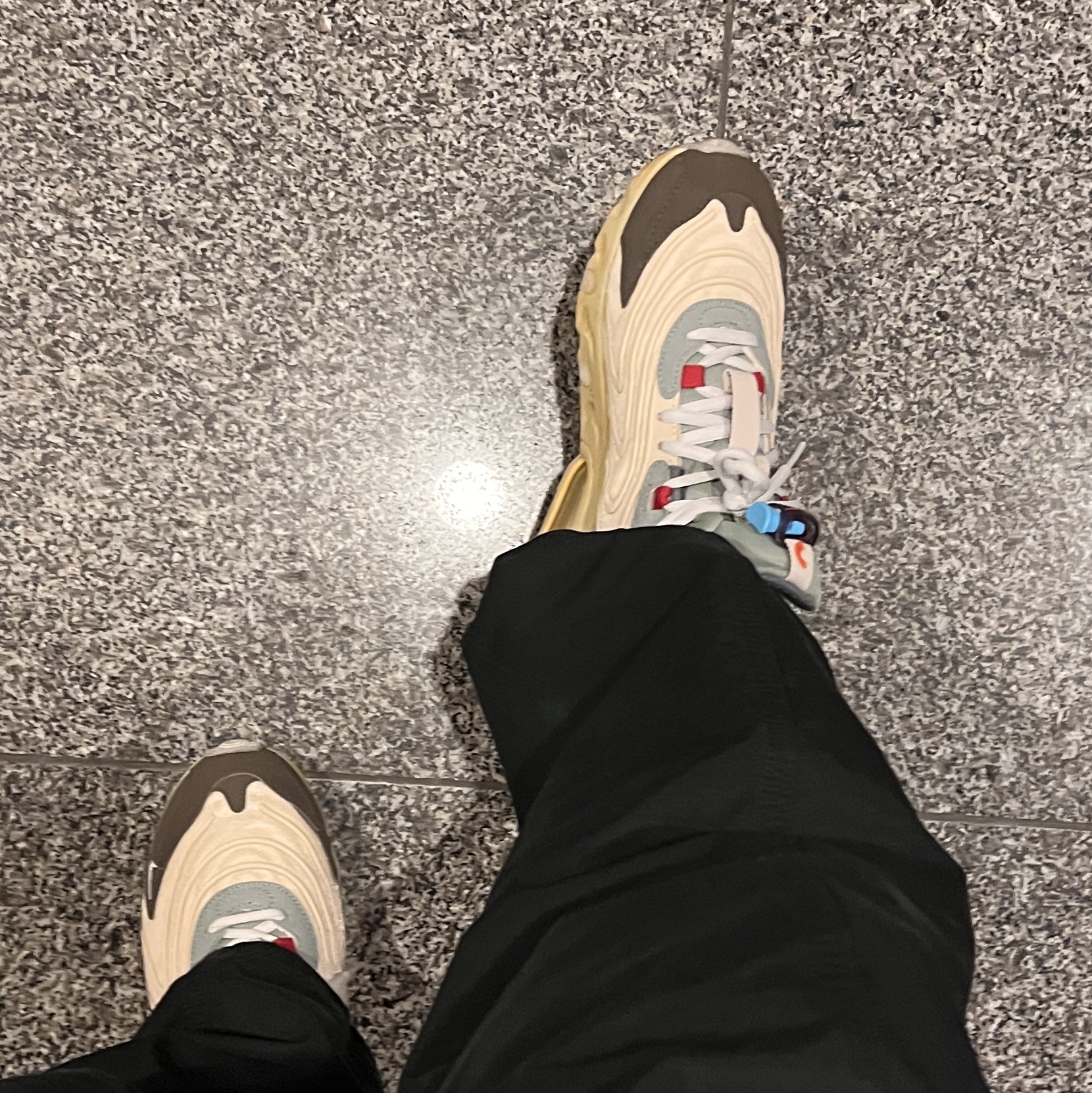 Nike x Travis Scott Air Max 270 React Cactus Trails 착용 스타일