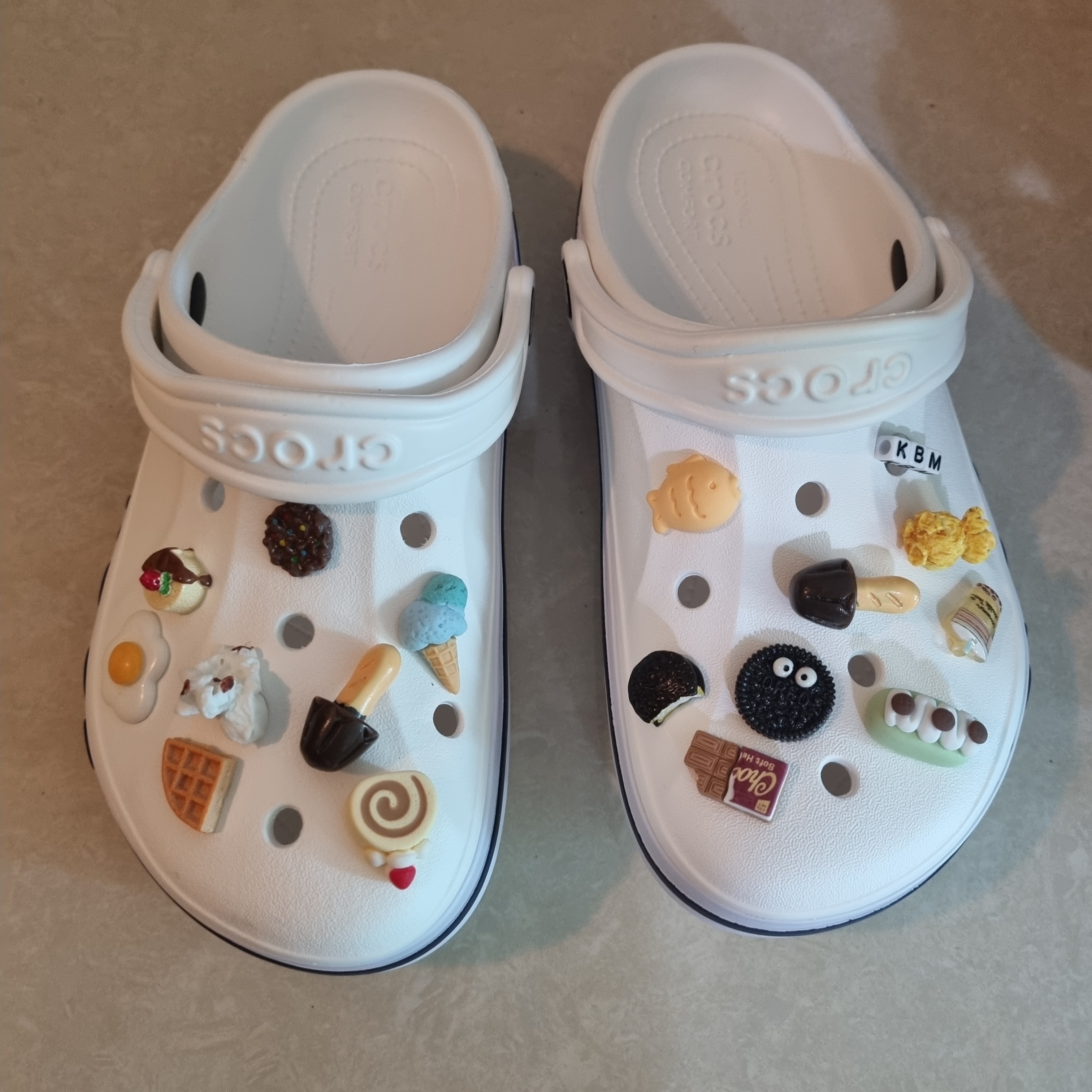 Crocs Bayaband Clog White Navy 착용 스타일