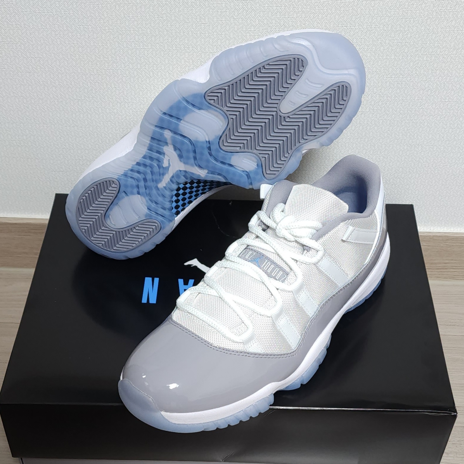 Jordan 11 Retro Low Cement Grey 착용 스타일