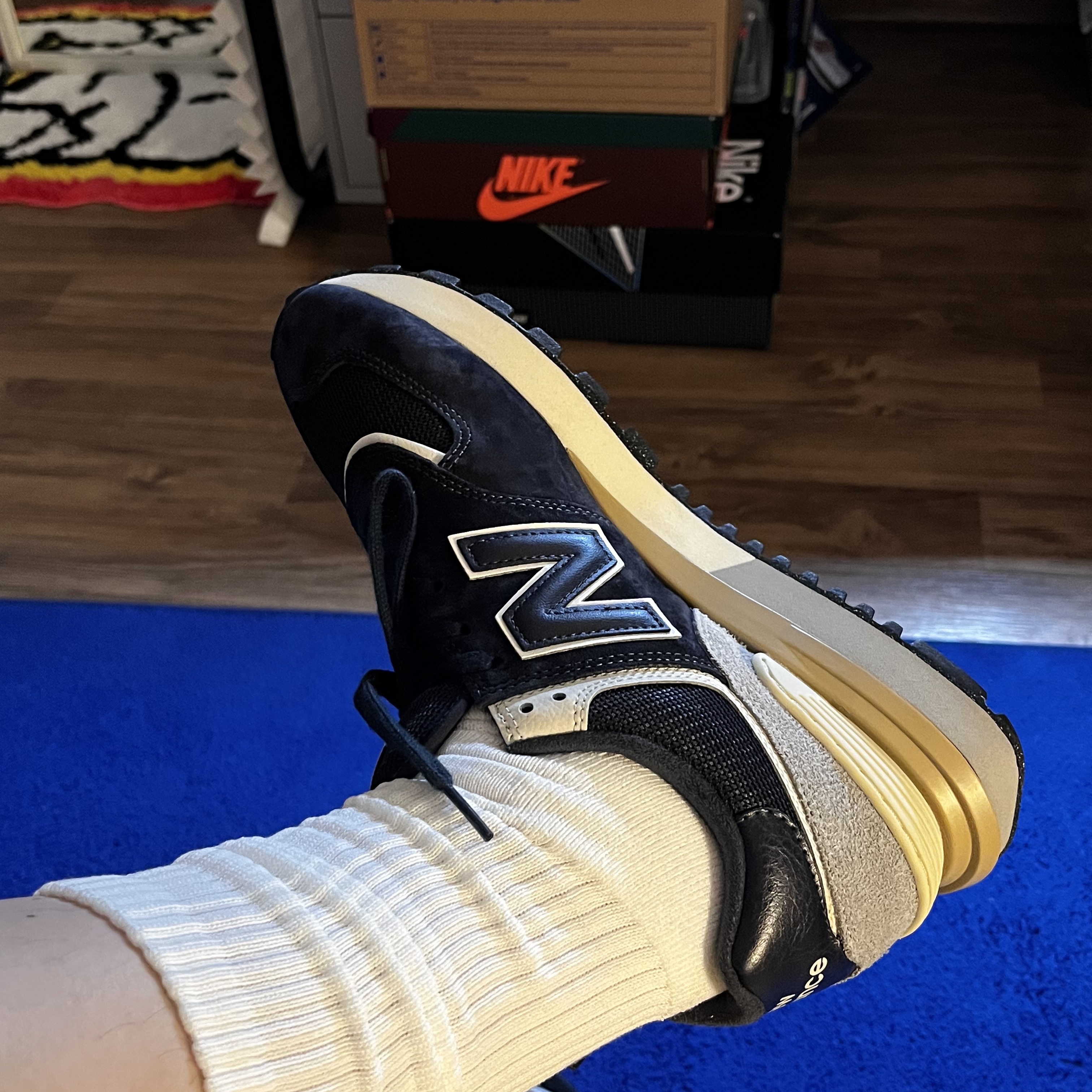 New Balance 574 Legacy Blue Navy 착용 스타일 - 2