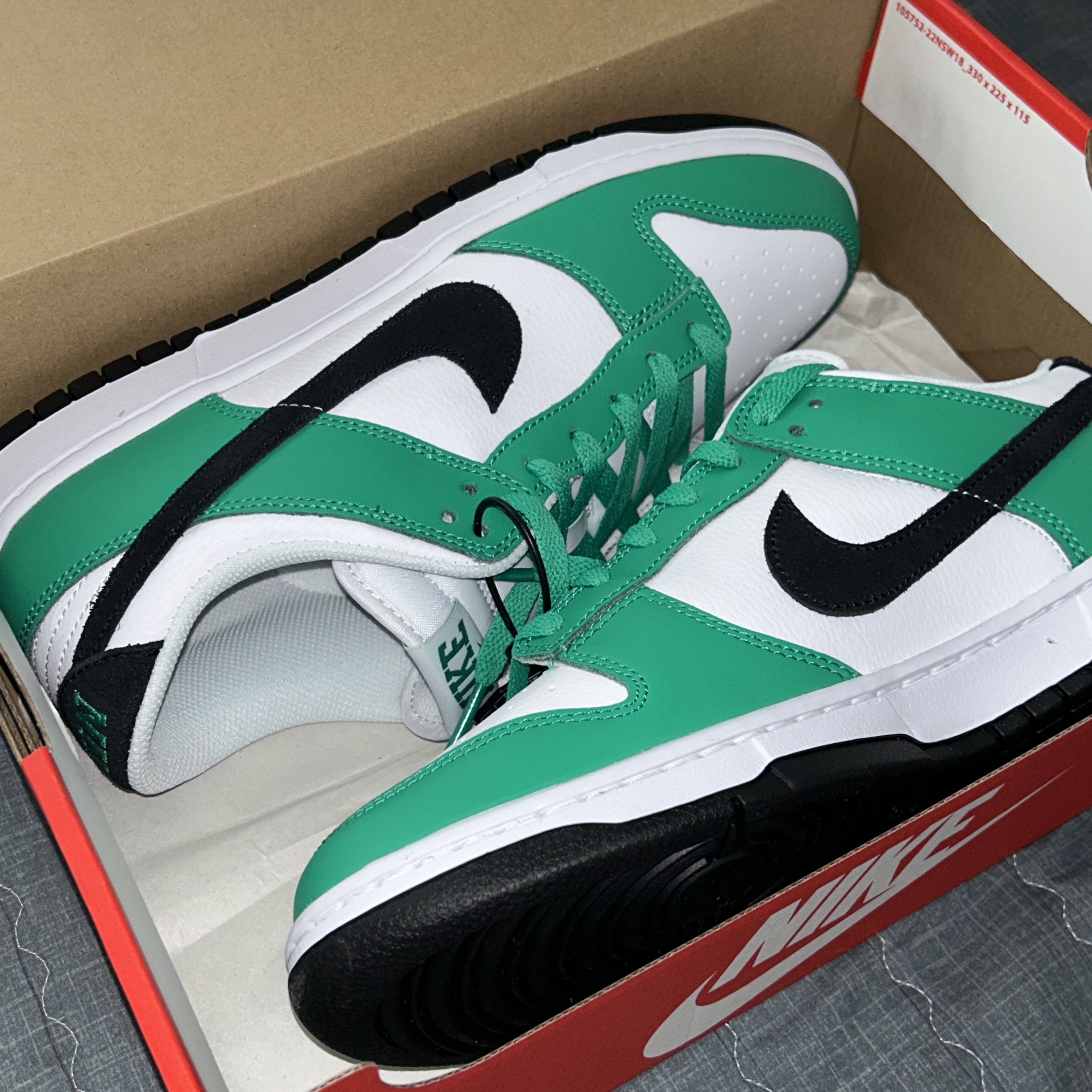 Nike Dunk Low White Green 착용 스타일 - 2