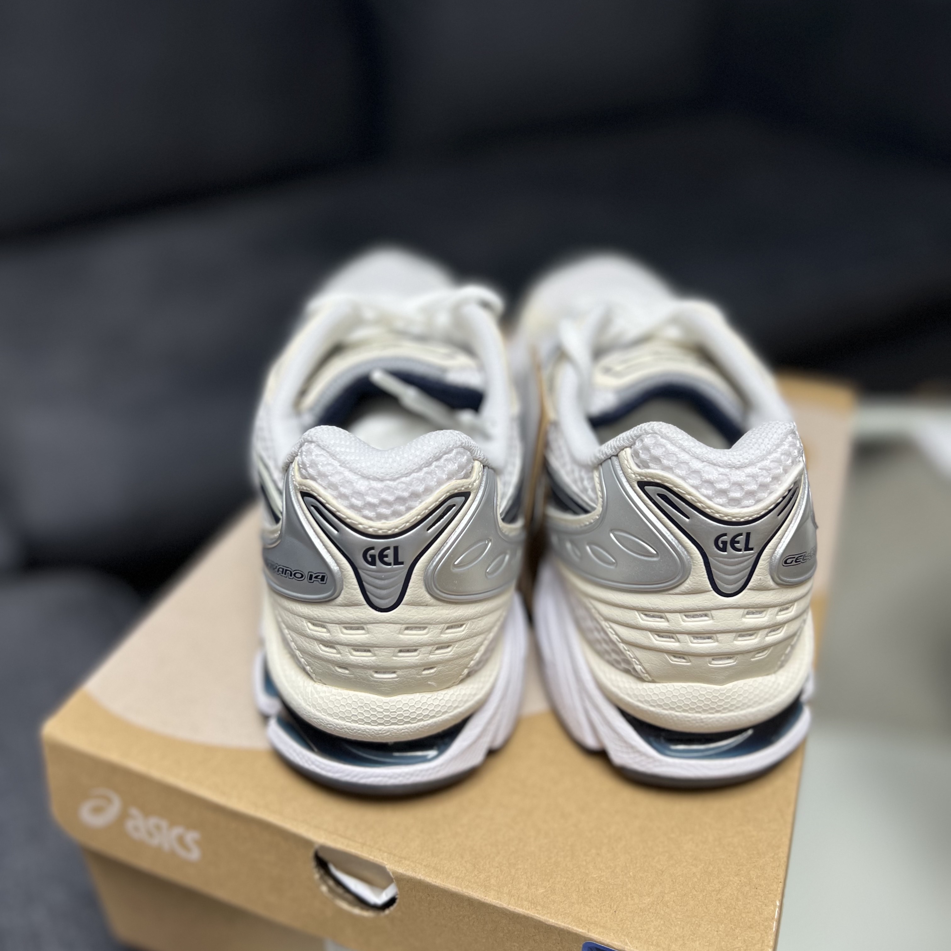 (W) Asics Gel-Kayano 14 White Midnight 착용 스타일 - 3