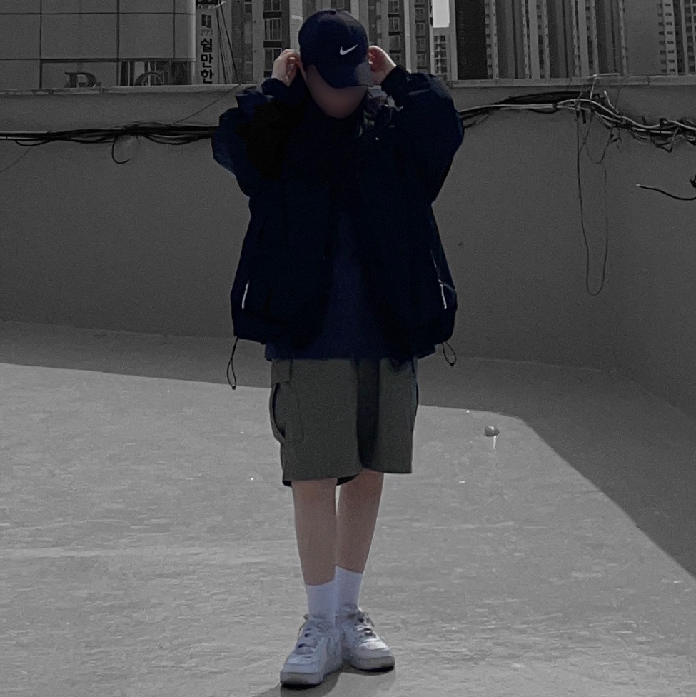 (W) Nike Air Force 1 '07 Low White, Nike Dri-Fit Legacy 91 Golf Cap Black 착용 스타일 - 3