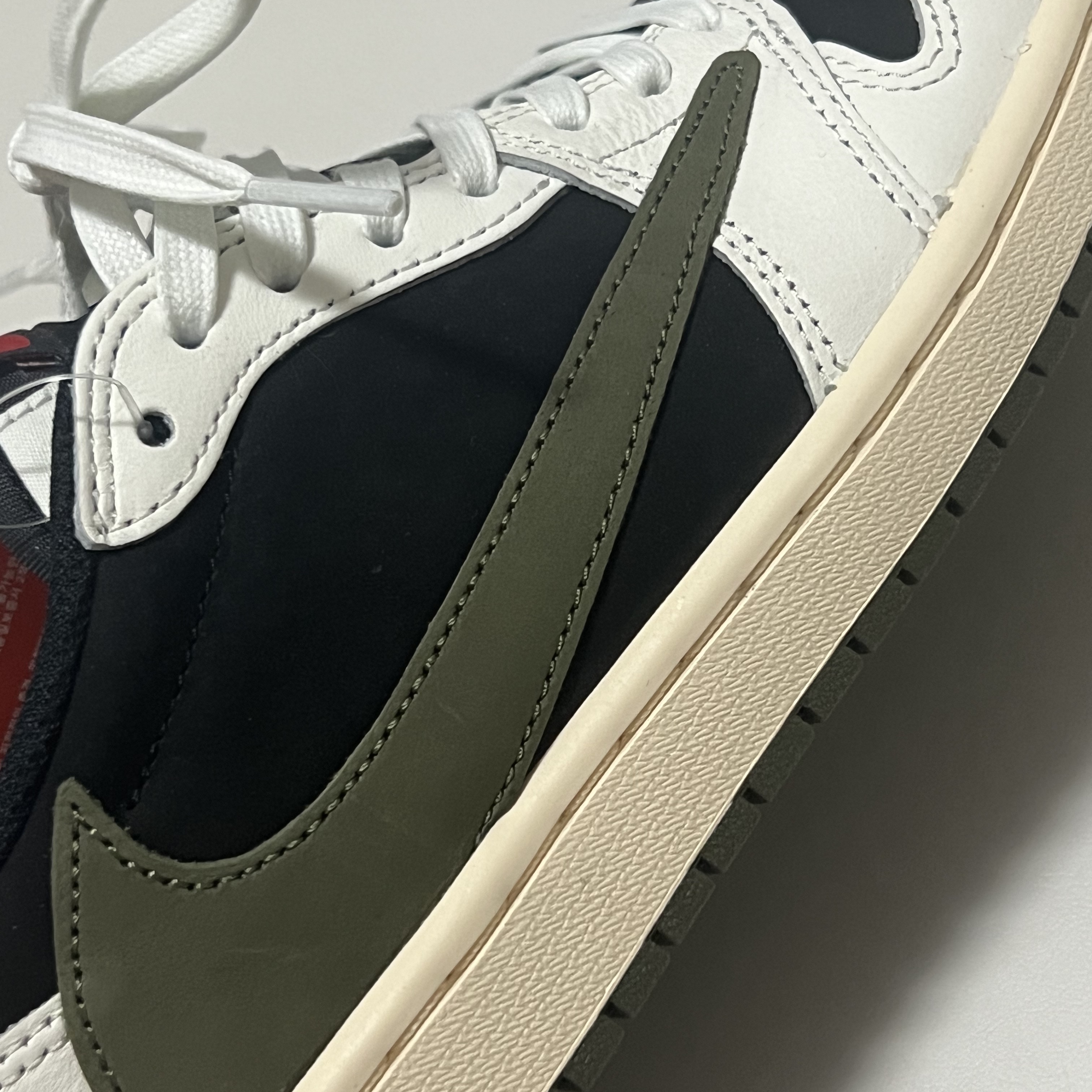 (W) Jordan 1 x Travis Scott Retro Low OG SP Medium Olive 착용 스타일