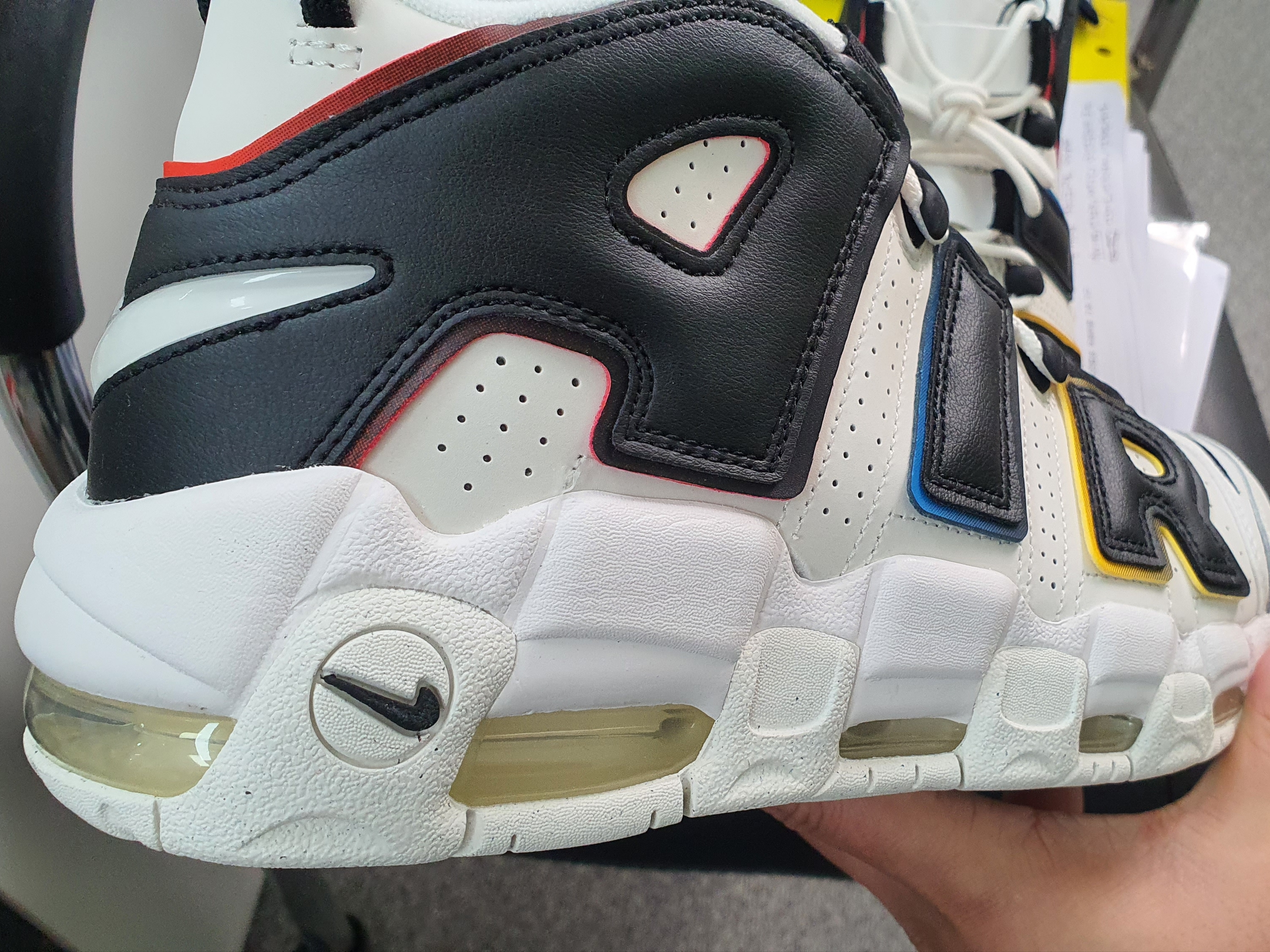 Nike Air More Uptempo 96 Trading Cards 착용 스타일