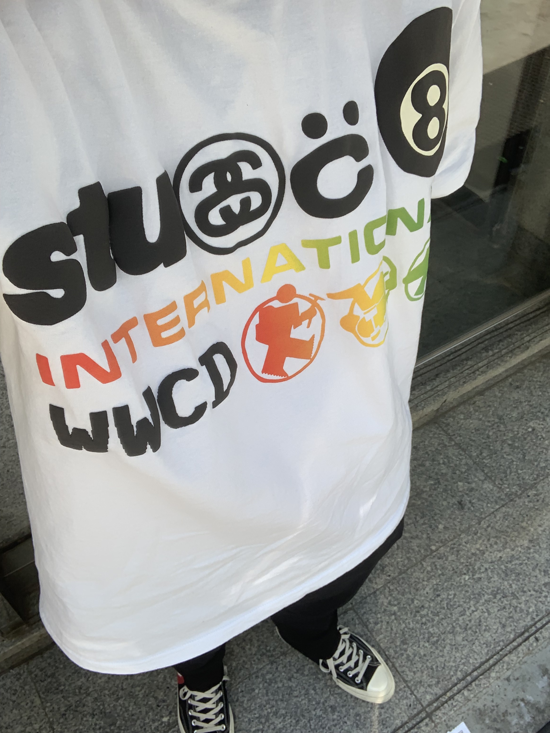 Stussy x Cactus Plant Flea Market International T-Shirt White, Converse x Play Comme des Garcons Chuck 70 Hi Black 착용 스타일 - 1