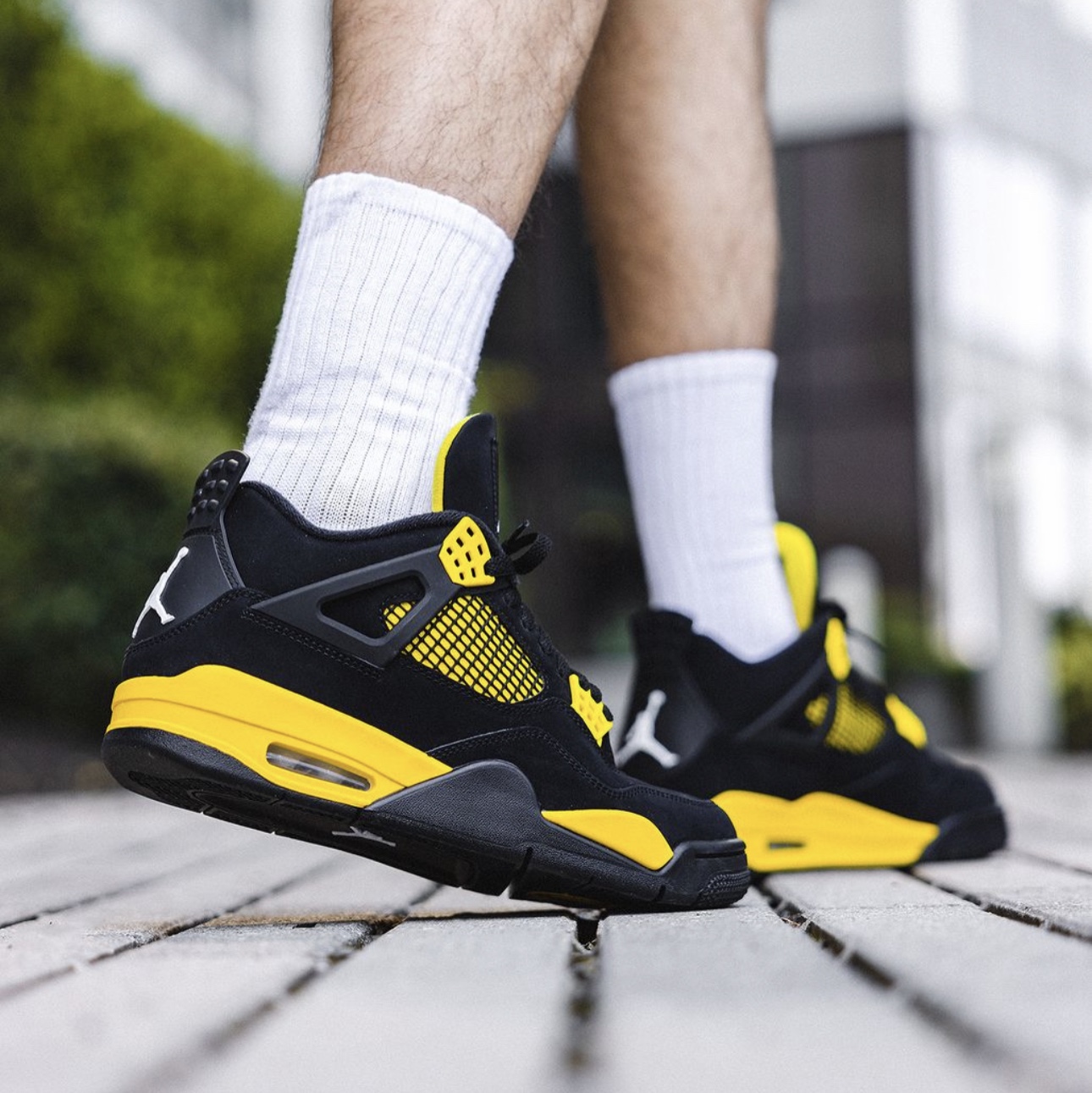 Jordan 4 Retro Thunder 2023 착용 스타일 - 3