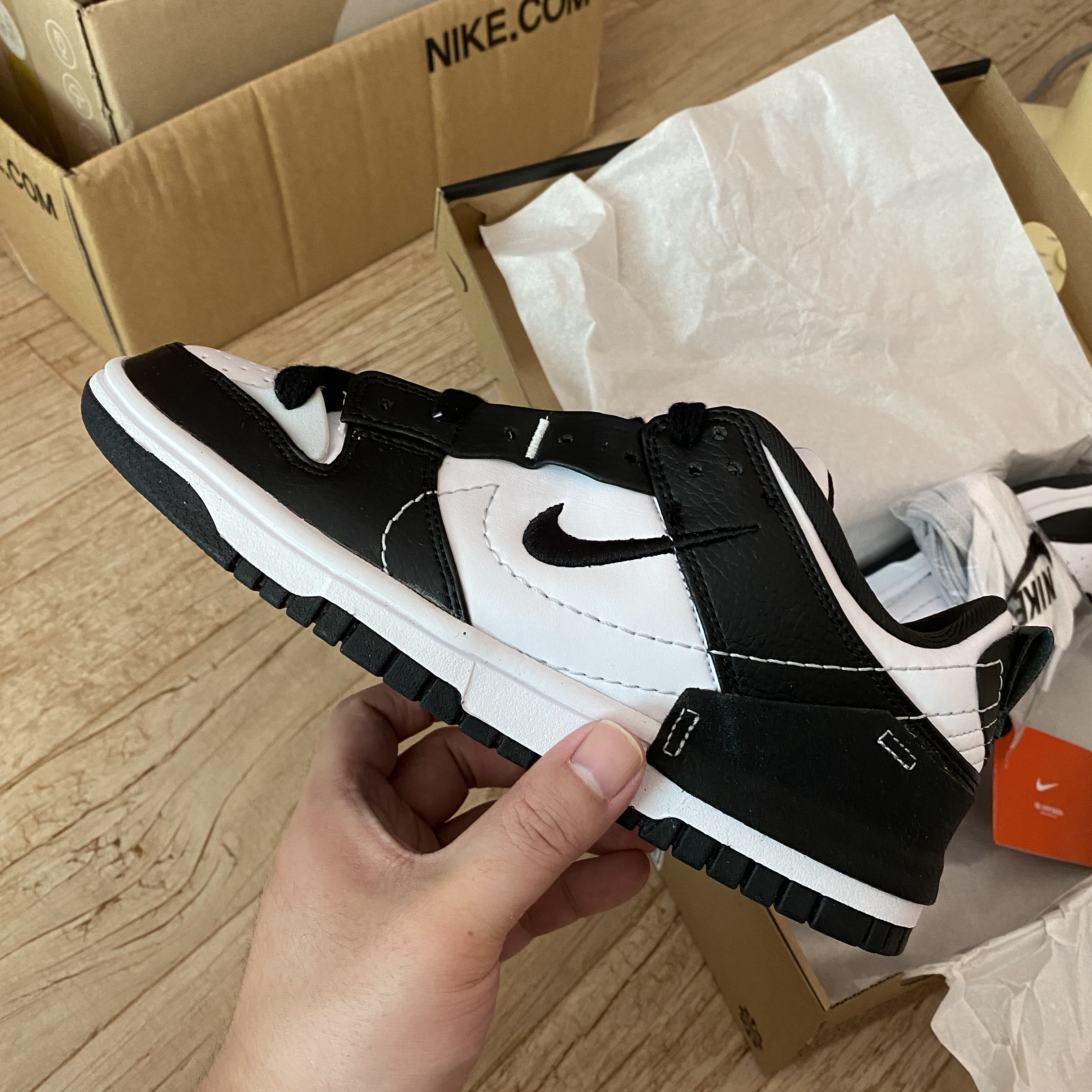 (W) Nike Dunk Low Disrupt 2 Black White 착용 스타일
