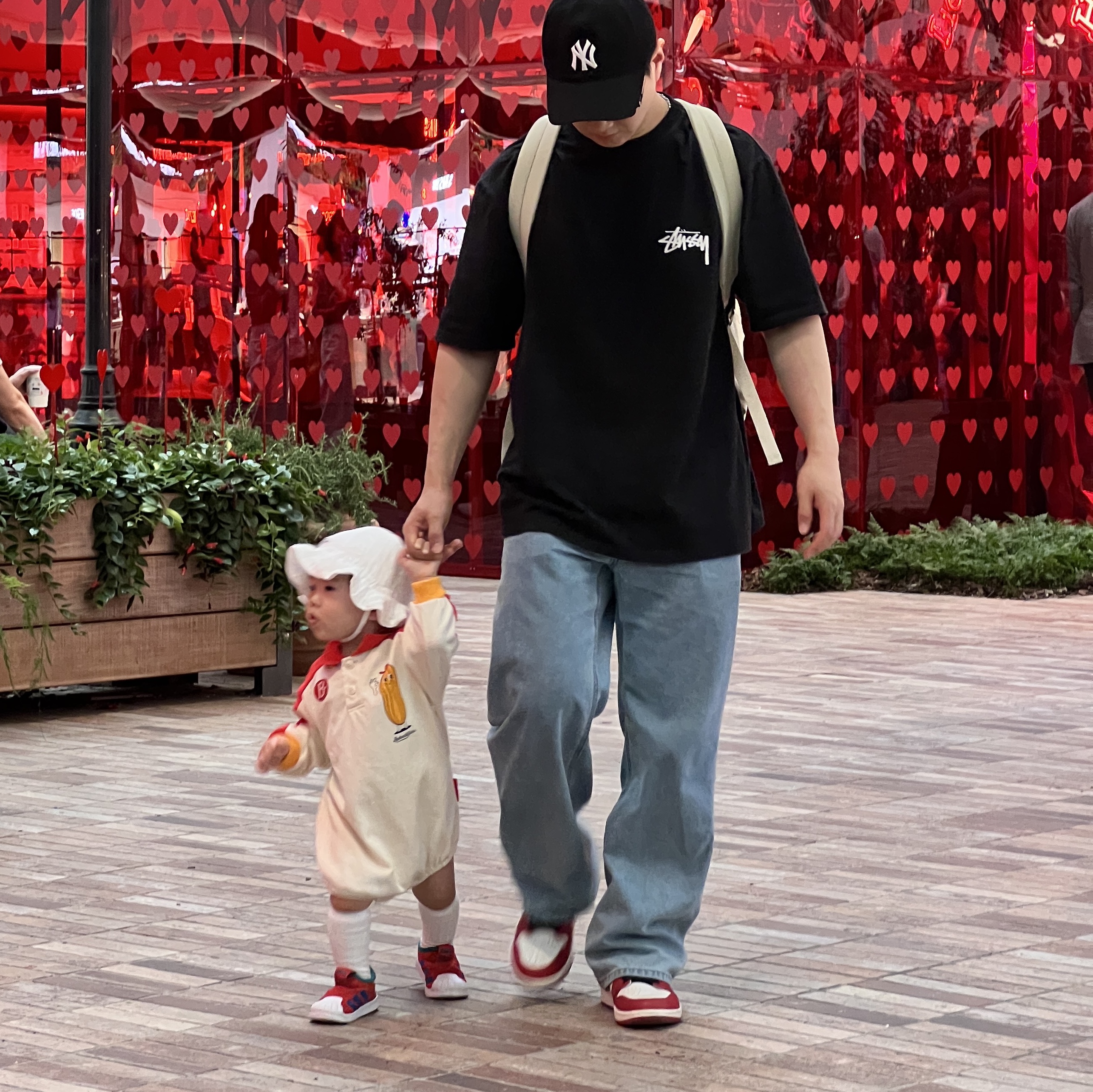 Jordan 1 Retro High OG Chicago 2022, Stussy Fuzzy Dice T-Shirt Black 착용 스타일