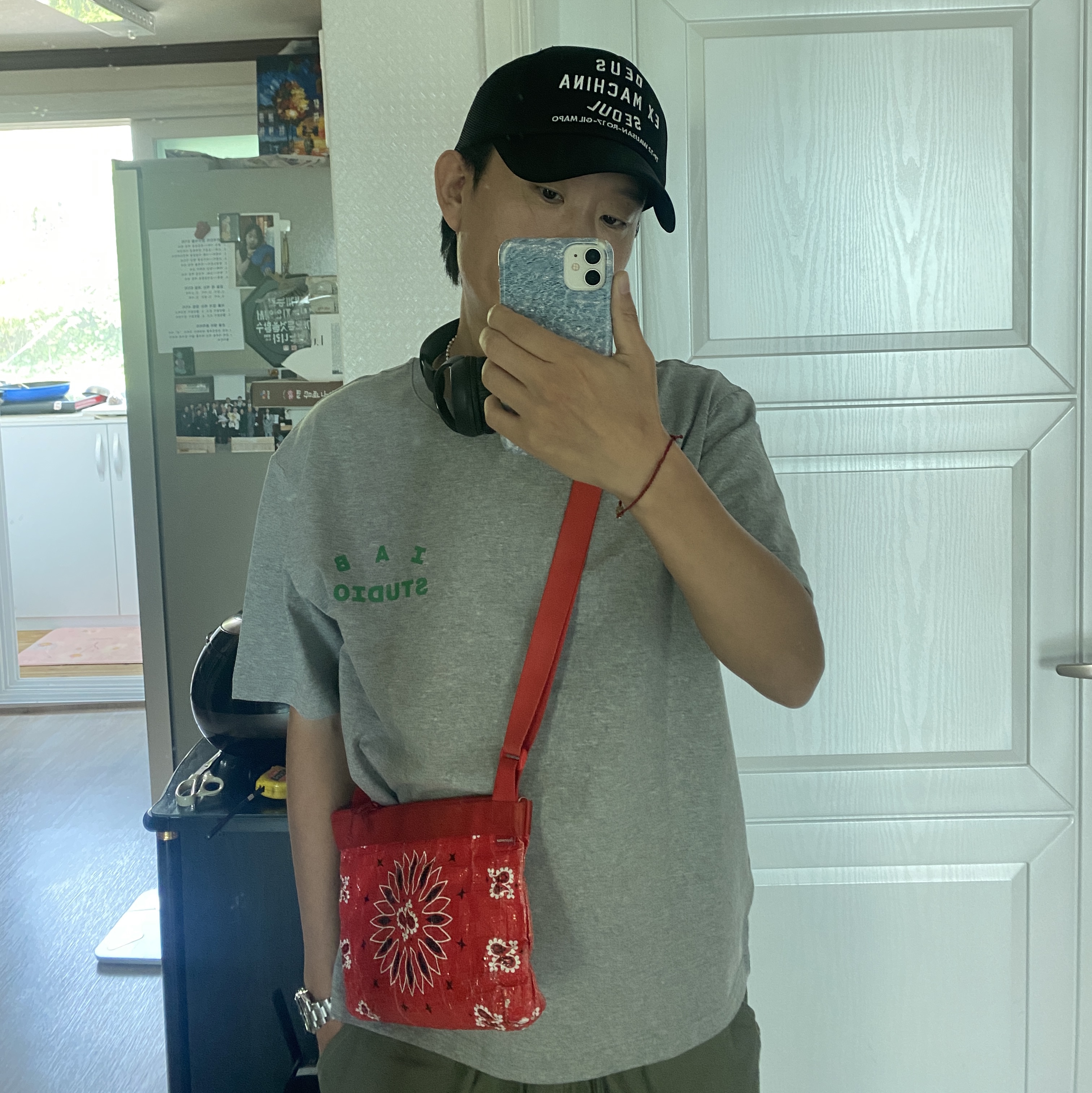 IAB Studio T-Shirt Gray Green - 22FW, Supreme Bandana Tarp Side Bag Red - 21SS 착용 스타일