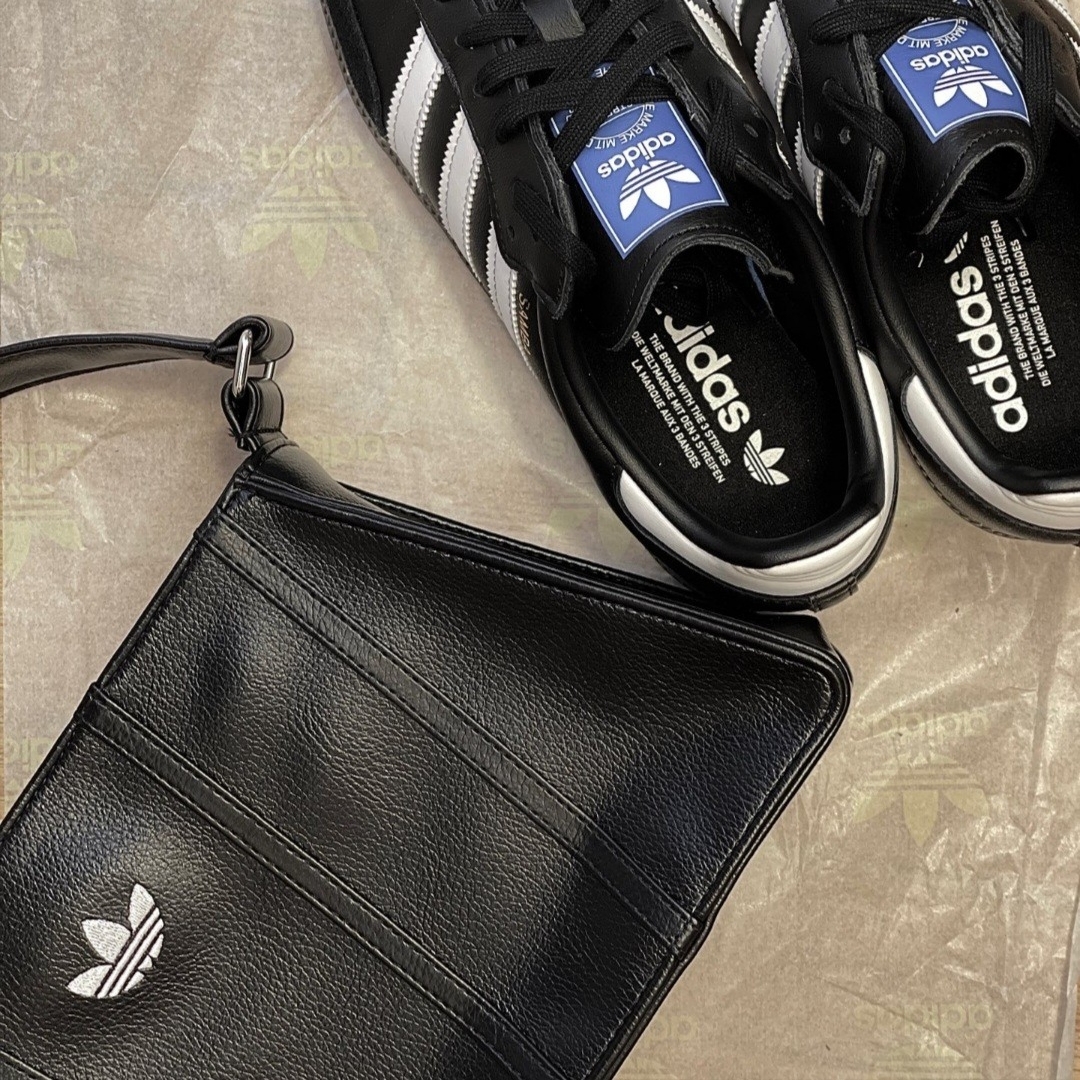 Adidas Mini Airliner Bag Black 착용 스타일