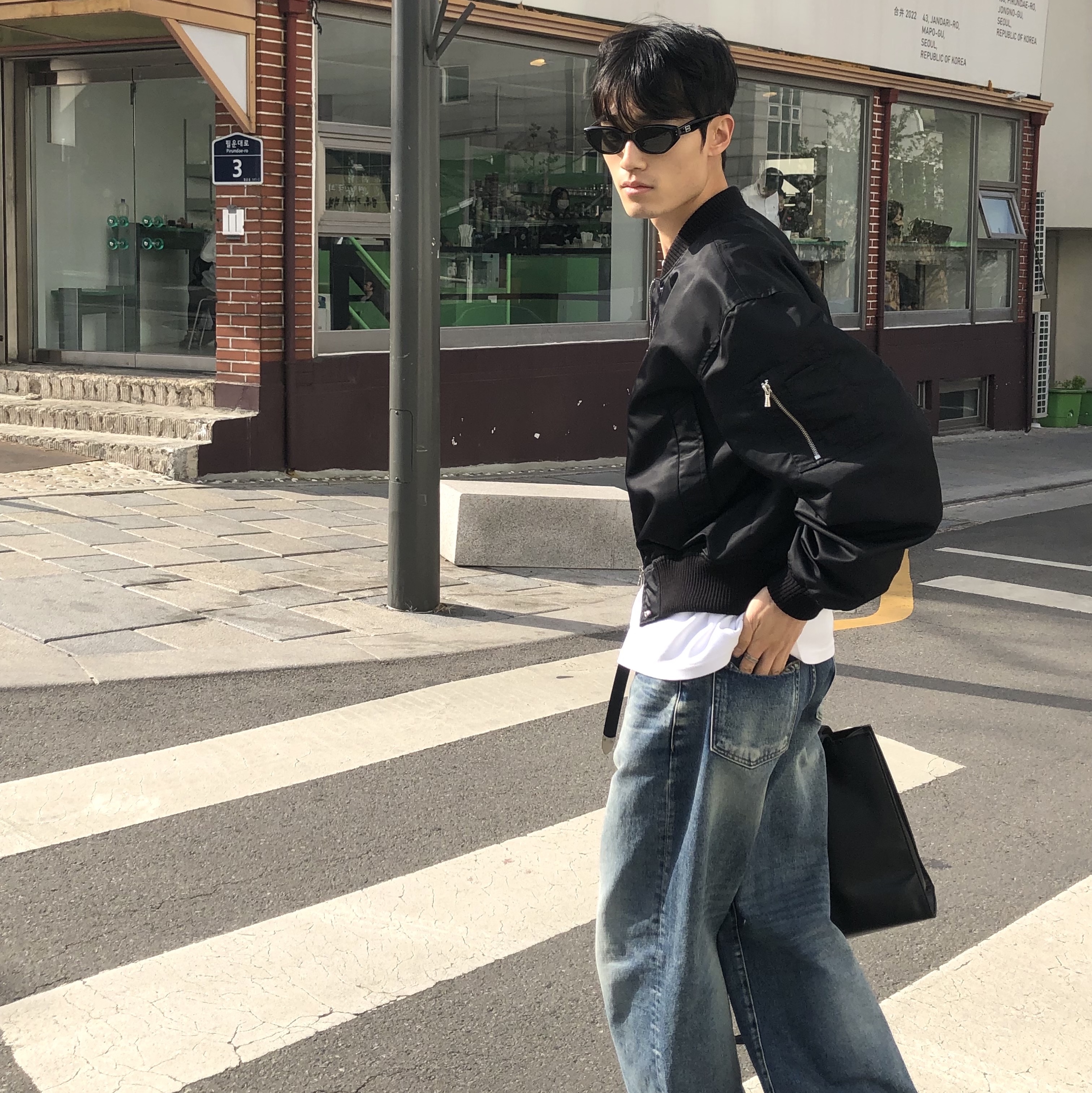 [KREAM 단독] STU Double Way Short Bomber Black 착용 스타일